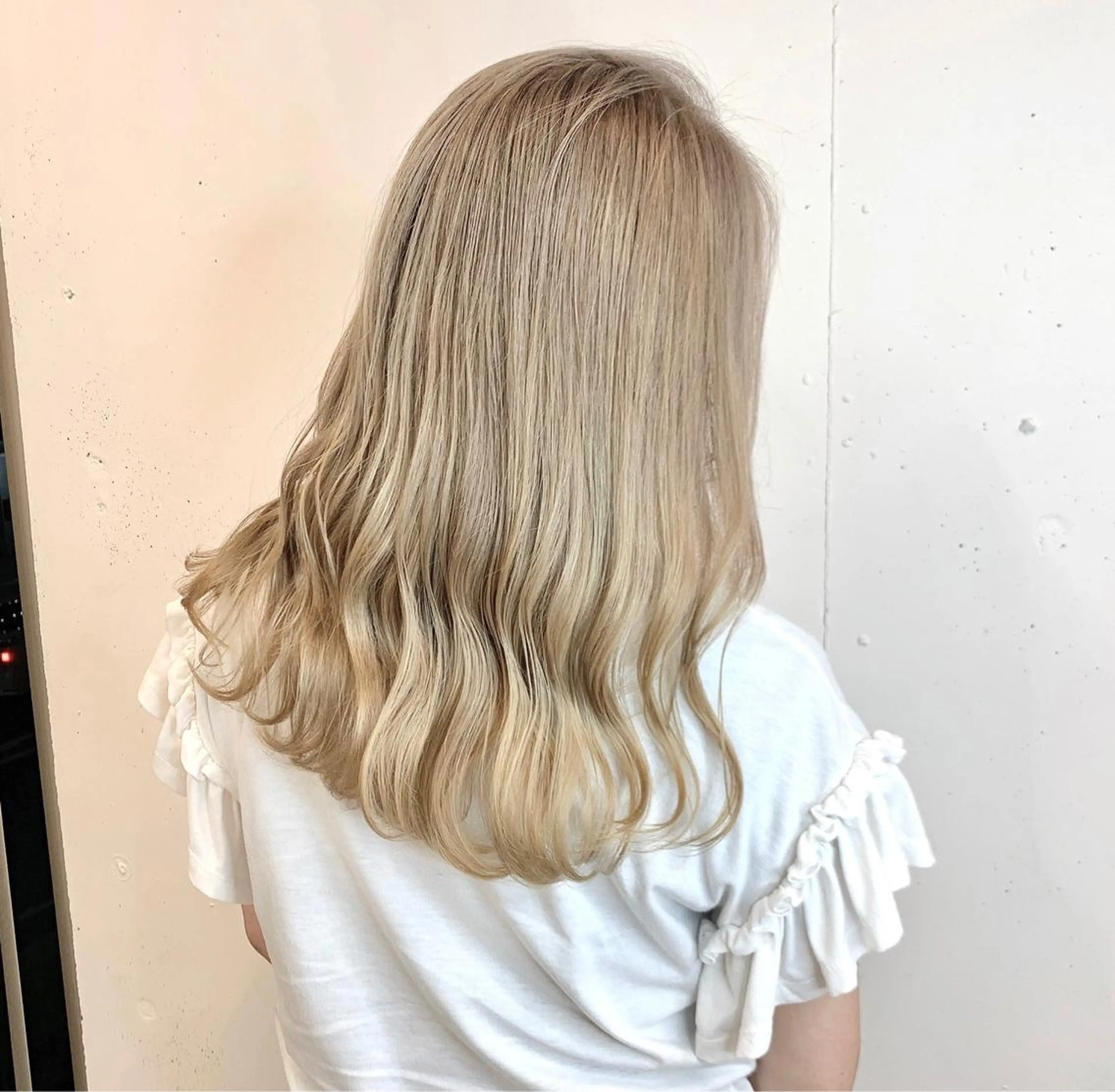 ロング カラー ヘアアレンジ ベージュカラー ミルクティーベージュ マツオカ マコのヘアスタイル