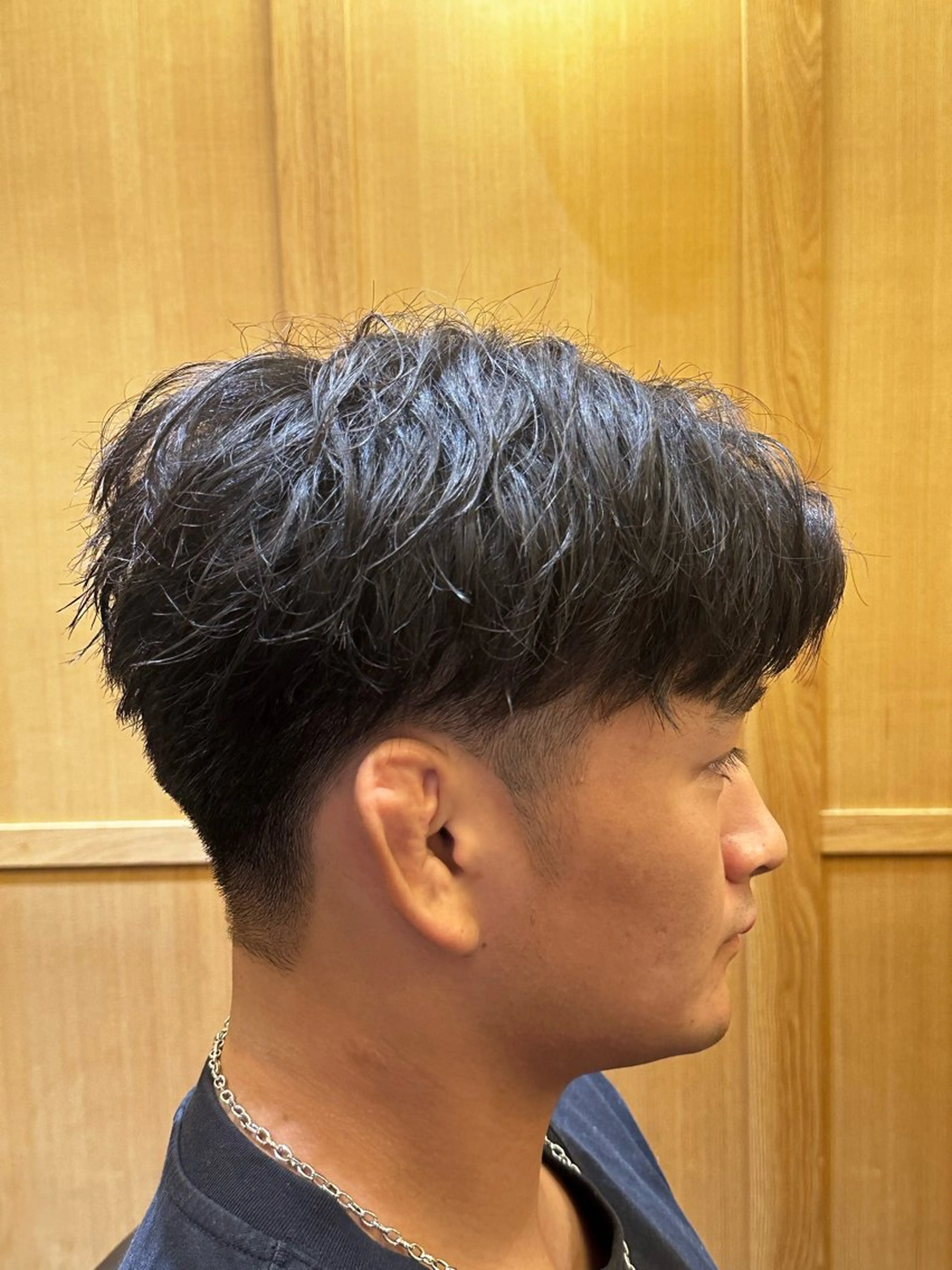 ミディアム メンズ ヒロ銀座 東京駅八重洲店所属・【メンズ専門】🔥 カミマンのヘアスタイル