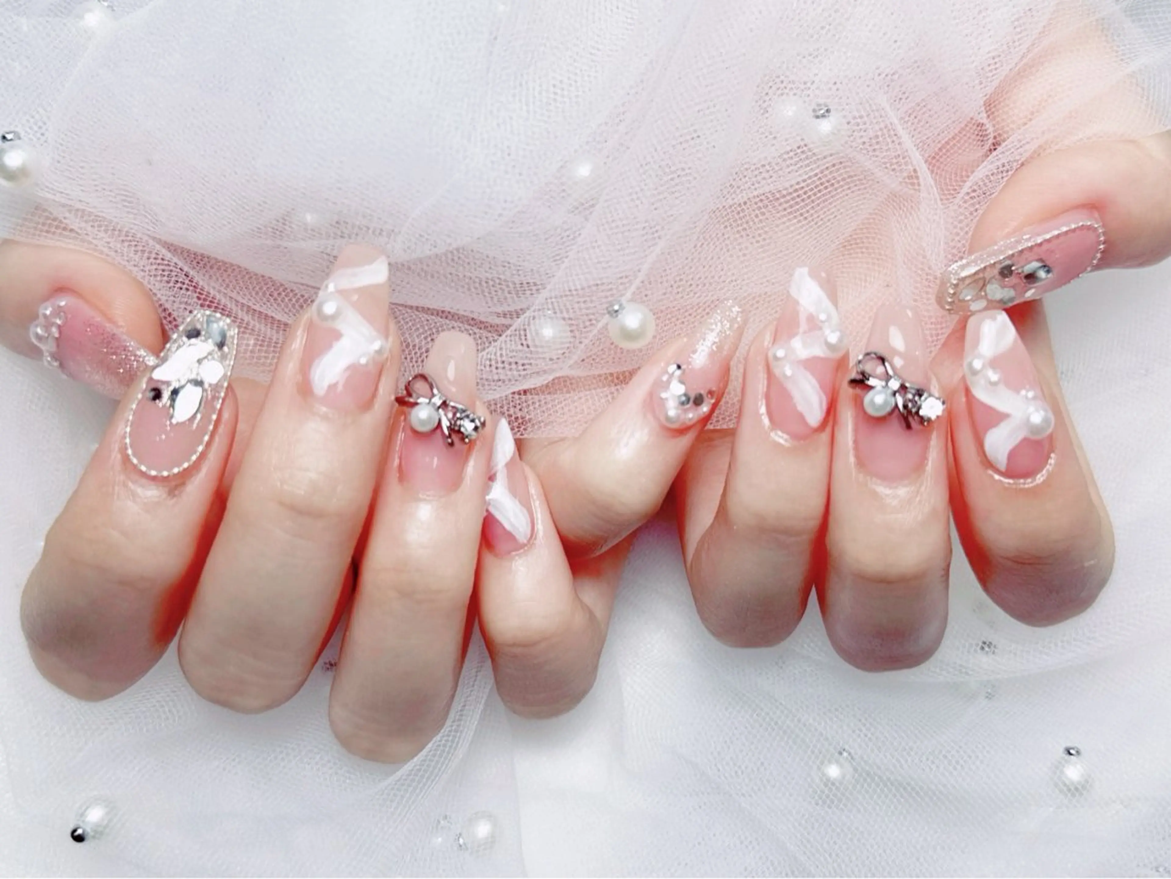 ネイル フレンチネイル ジェルネイル ハート 韓国ネイル マグネットネイル ハンドネイル ネイルサロン lotusのネイルデザイン