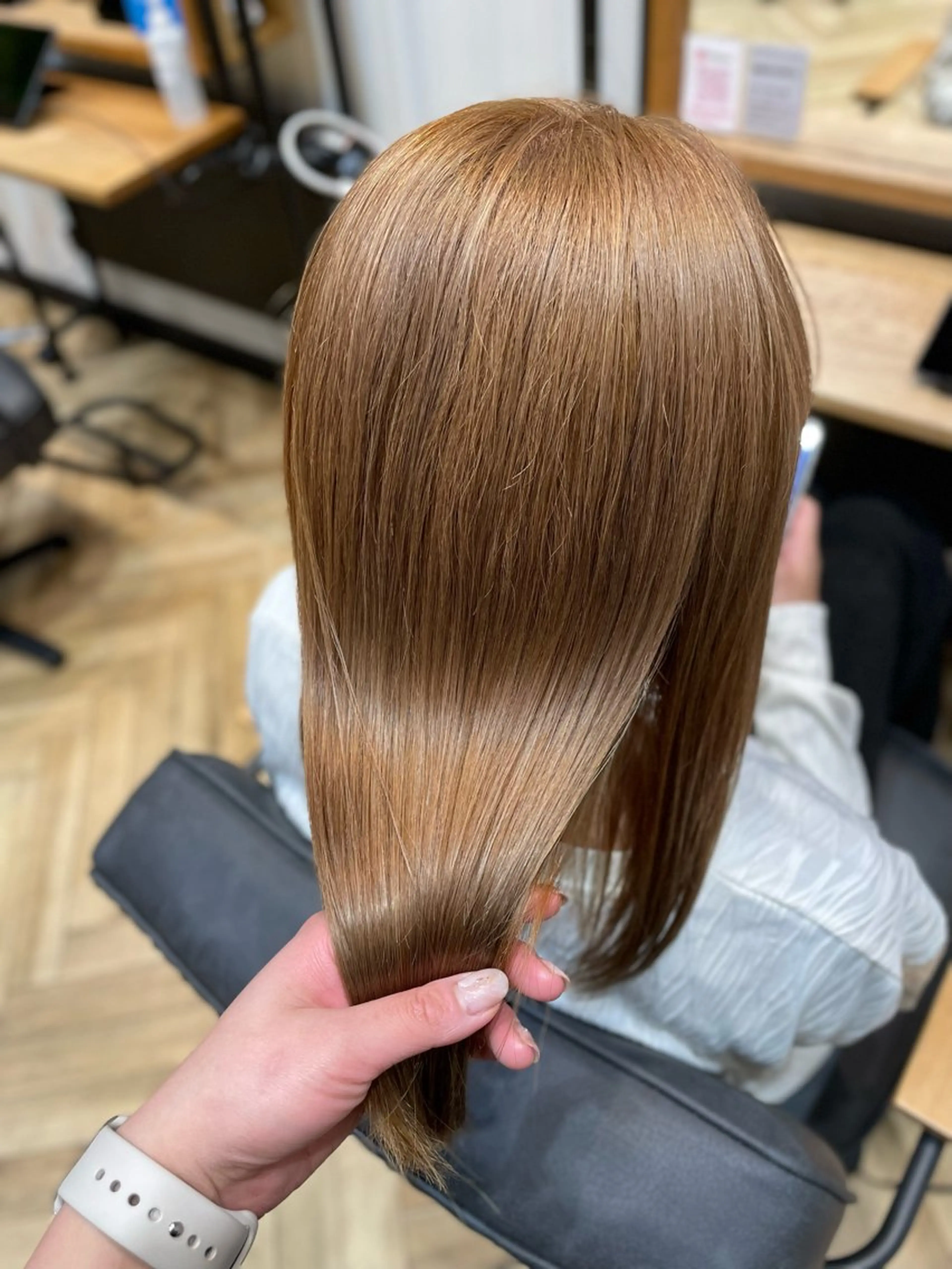 ミディアム カラー ベージュカラー ブリーチ ダブルカラー ミルクティーベージュ 望恵🌸 韓国🇰🇷スタイルのヘアスタイル