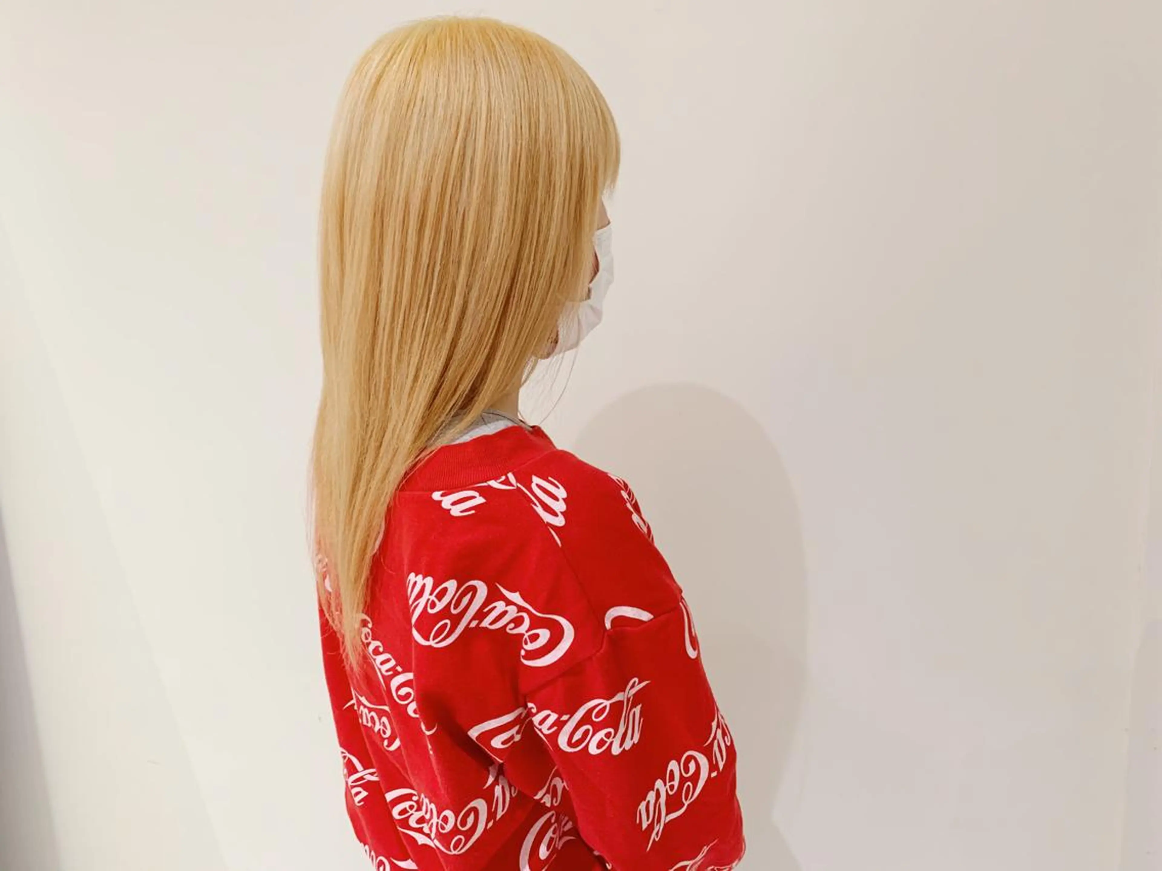 ミディアム カラー 抜きっぱなしブロンド ブロンド ヘアカラー トリートメント タカハシ ハヤトのヘアスタイル