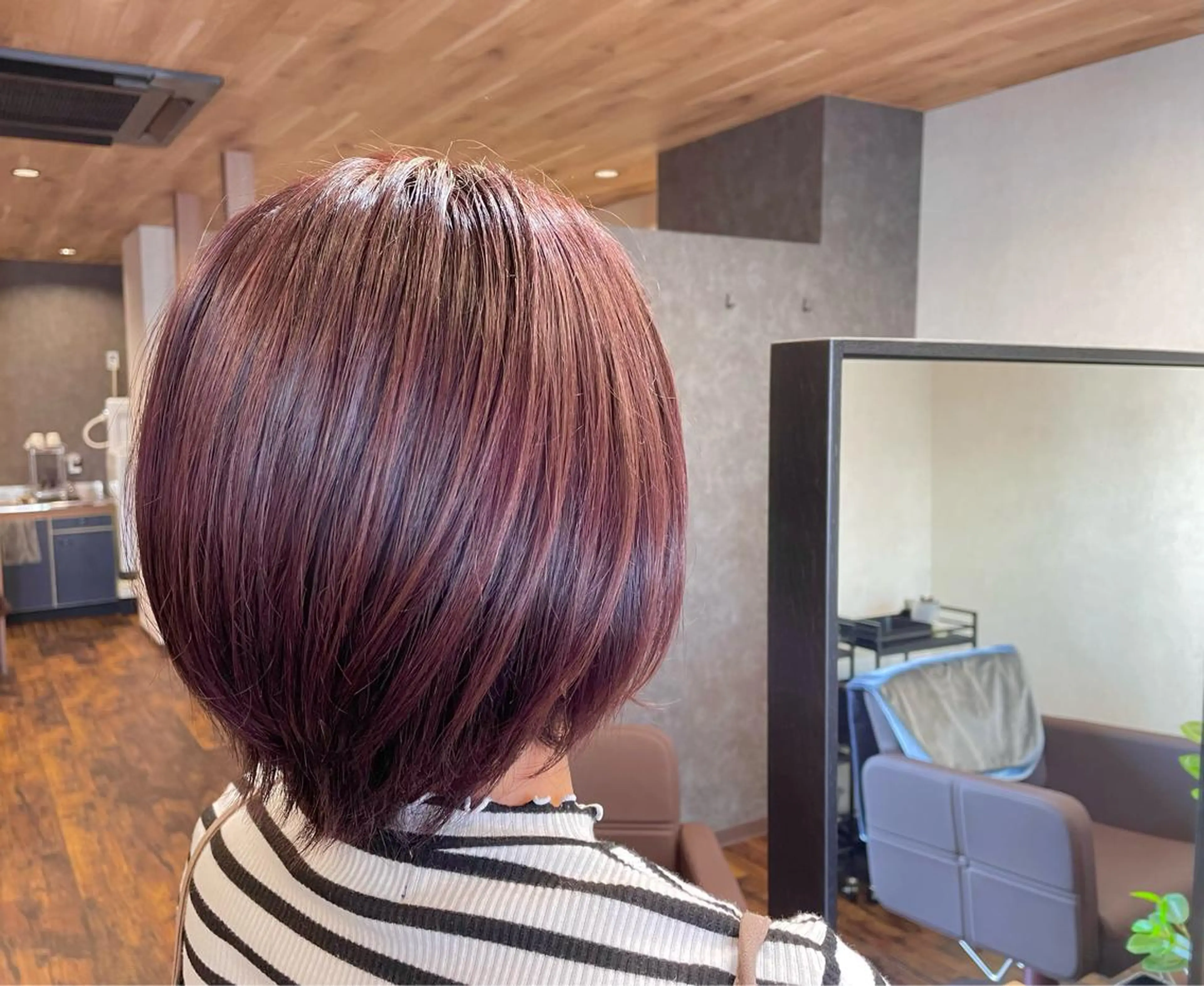 ショート カラー ヘアカラー トリートメント NANAIRO オーナーnanamiの眉毛・アイブロウイメージ