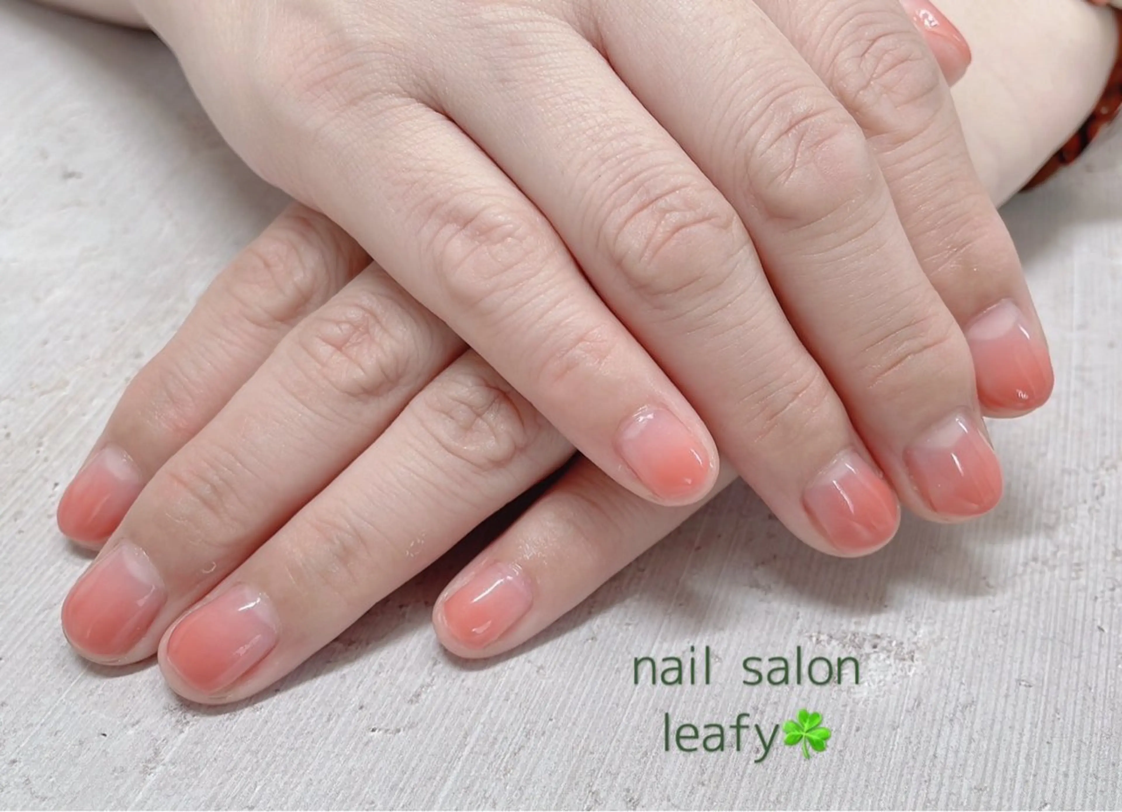ネイル グラデーション オレンジ ショートネイル ネイルサロン leafyのネイルデザイン