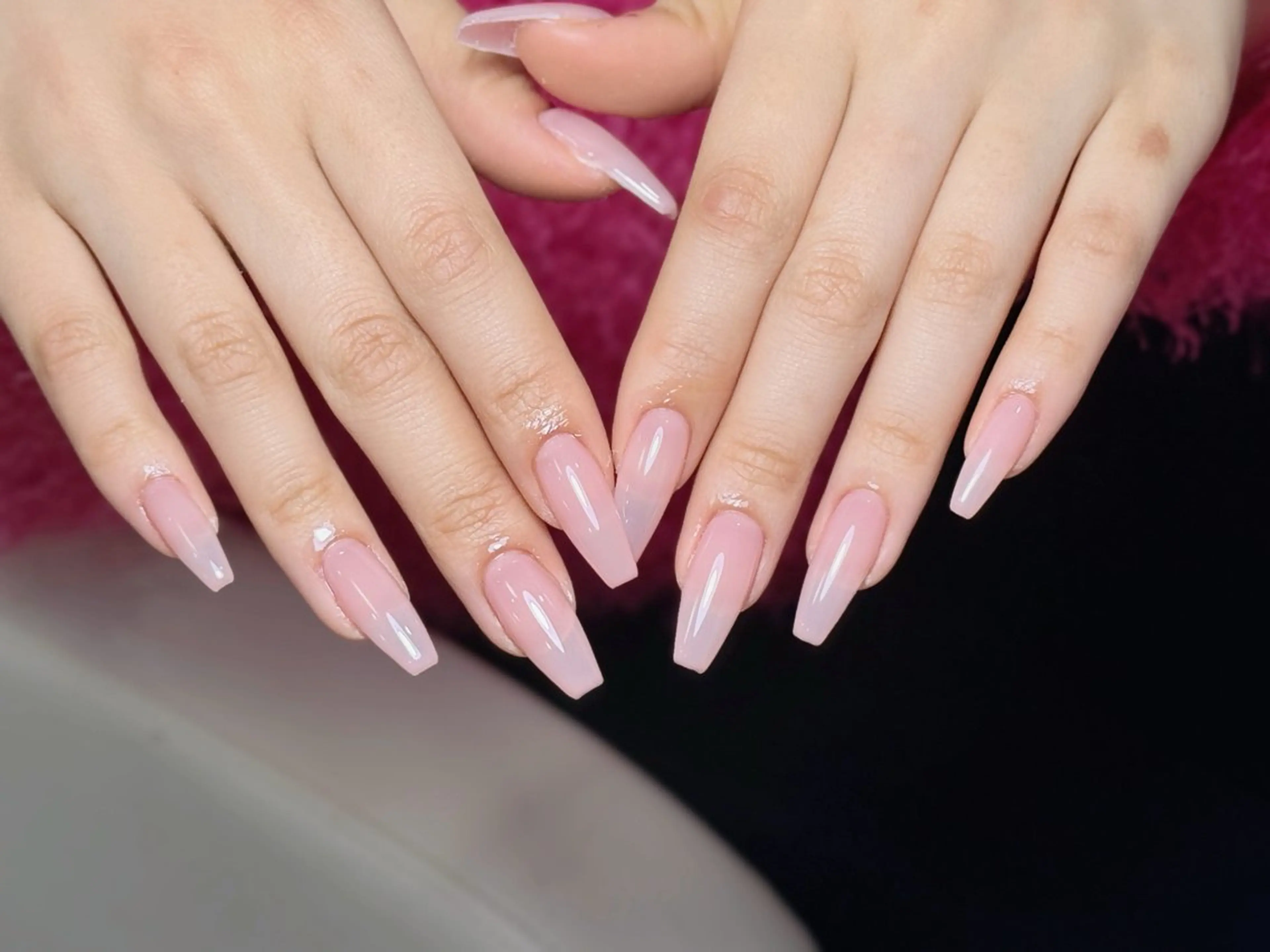 ネイル アートネイル オーロラネイル チークネイル フレンチネイル ガラスフレンチ ハンドネイル 🎀YooLi Nail salonのネイルデザイン