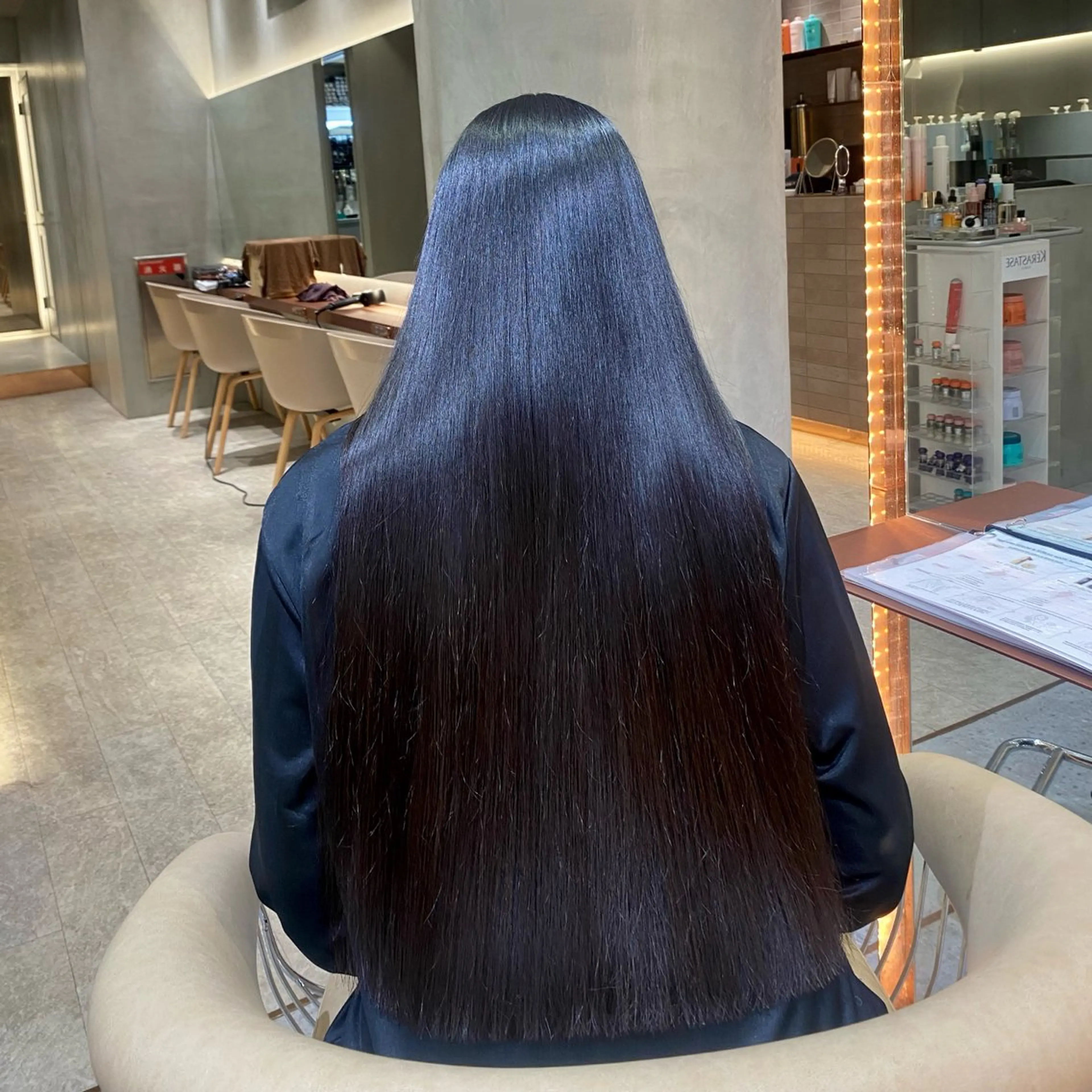 ロング 🦋美髪矯正、髪質 改善のプロ🦋アオイのヘアスタイル