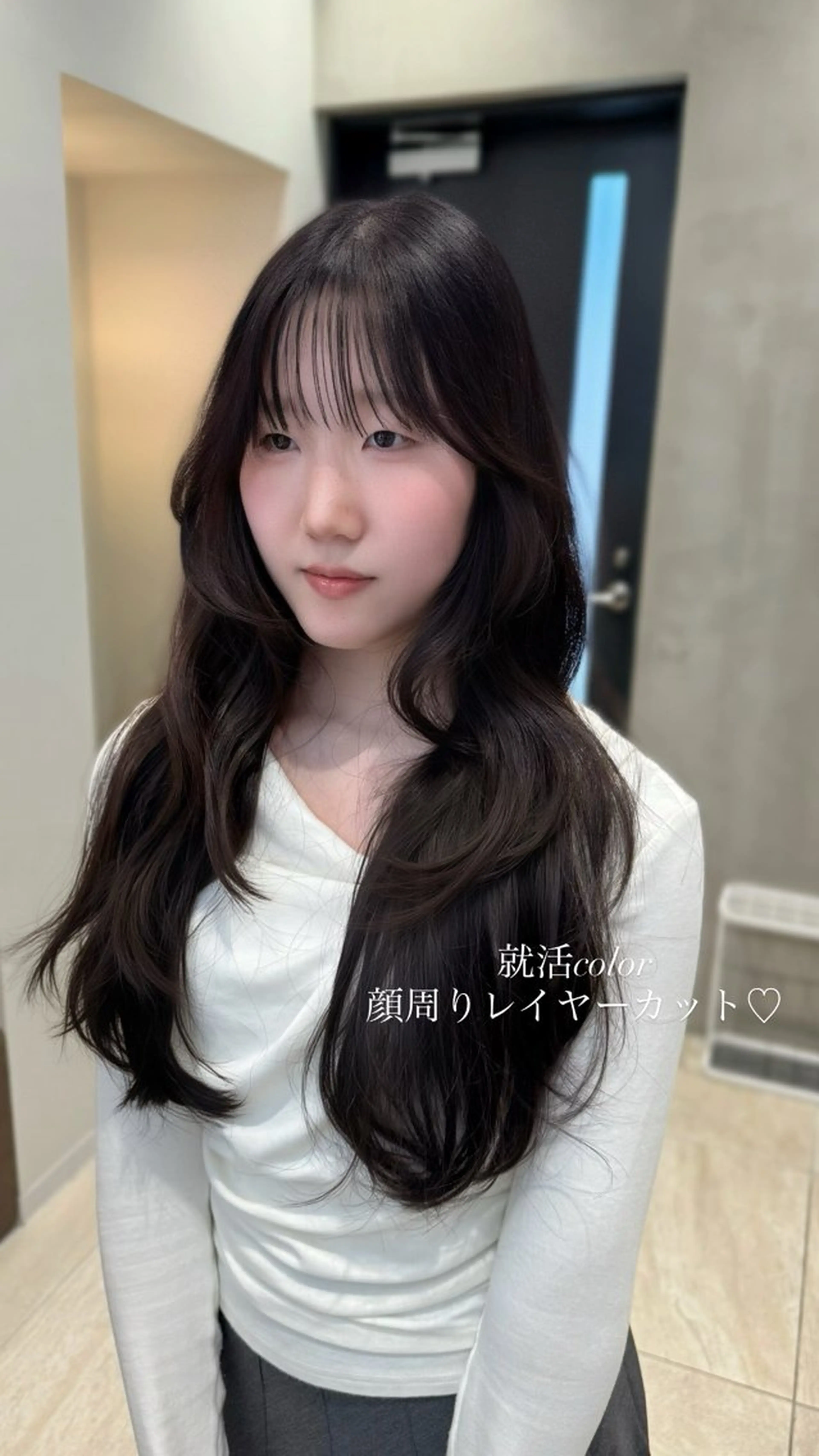 ロング 顔周りカット レイヤーカット カット ヘアカラー トリートメント 顔周りの垢抜けヘア 立山愛梨のヘアスタイル