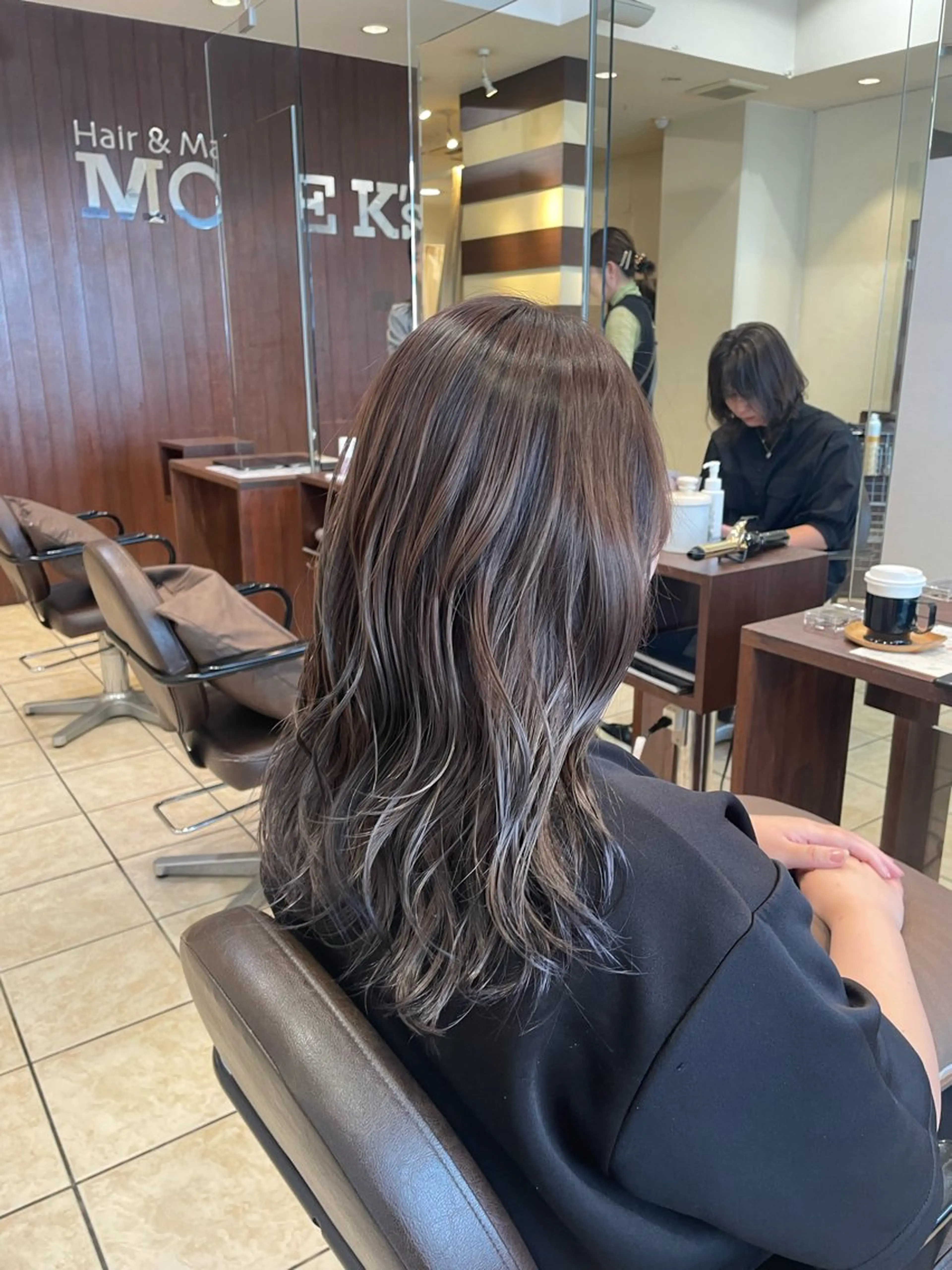 カラー 桑田 新菜のヘアスタイル