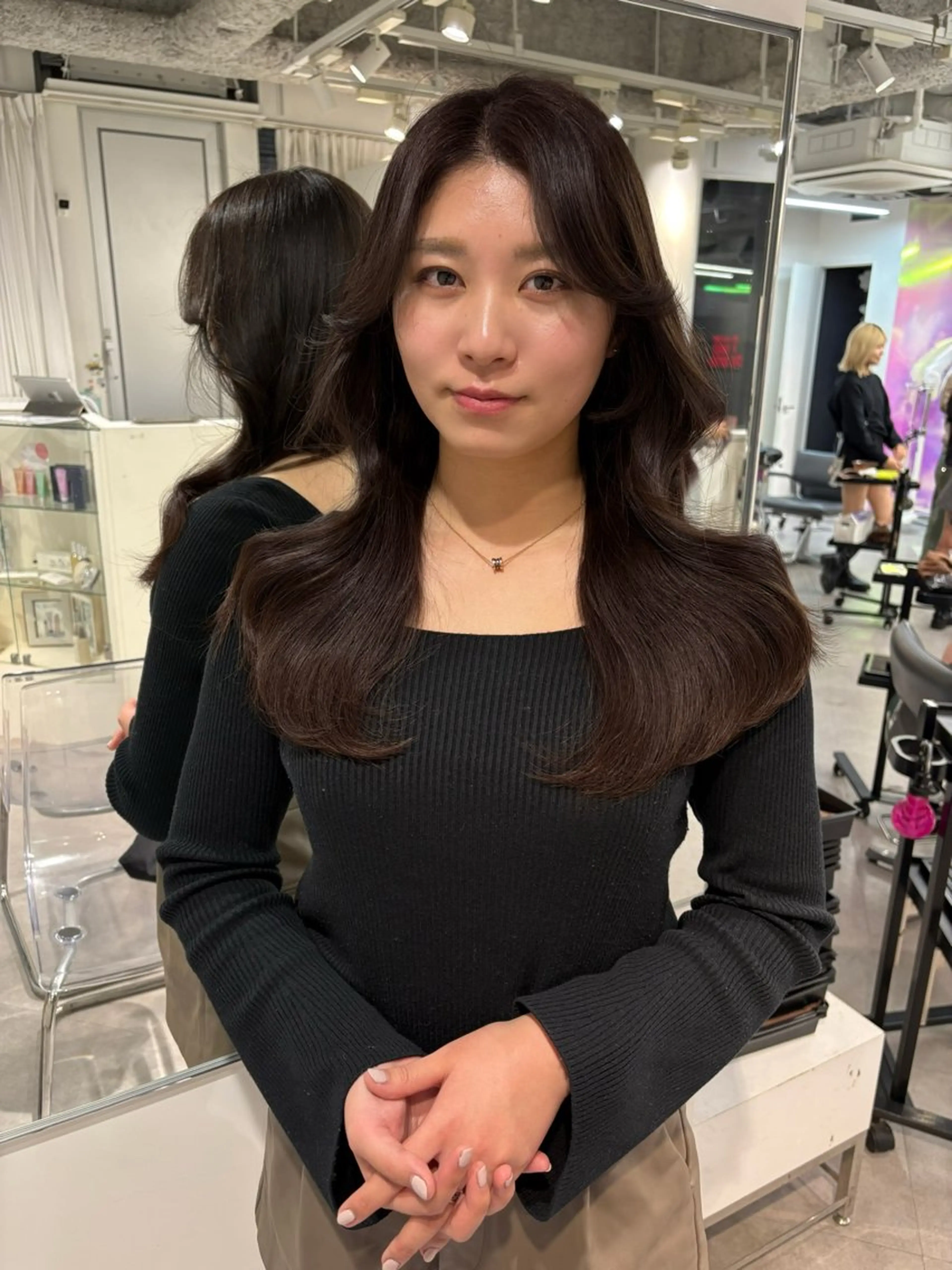 ロング MEI🎀つやカラー 🎀レイヤー🎀渋谷のヘアスタイル