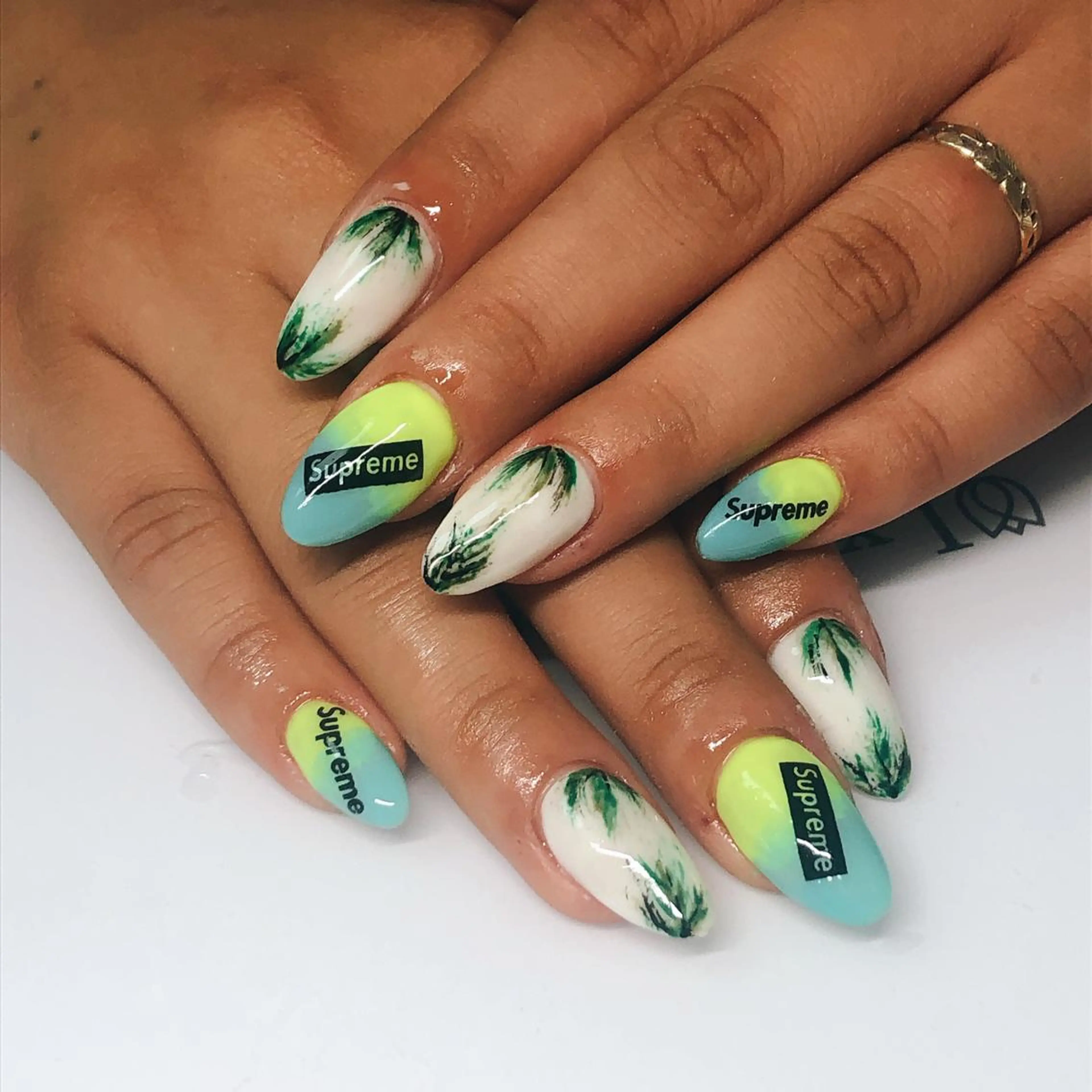 ネイル ハンドネイル nail roomのネイルデザイン