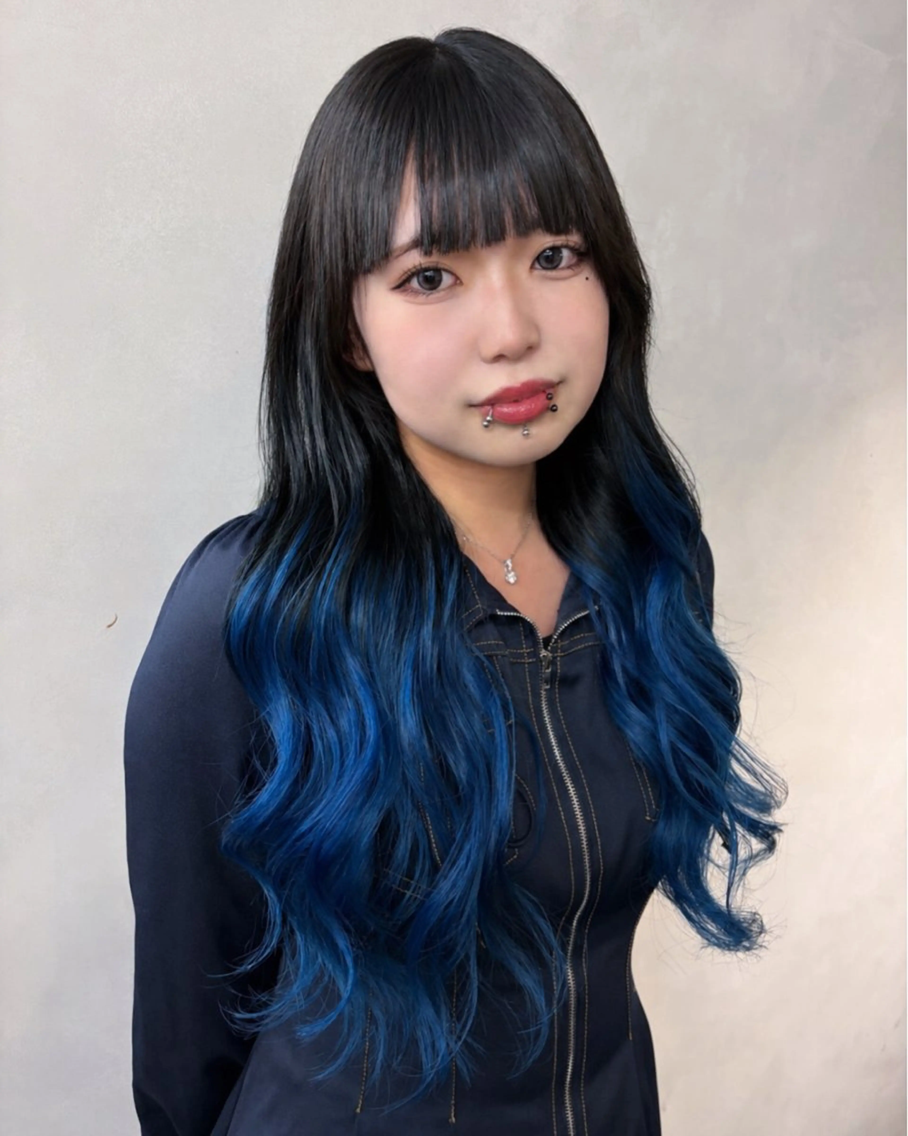 【 グラデーションカラー 】中間からブリーチ1回＋透明感カラーの写真