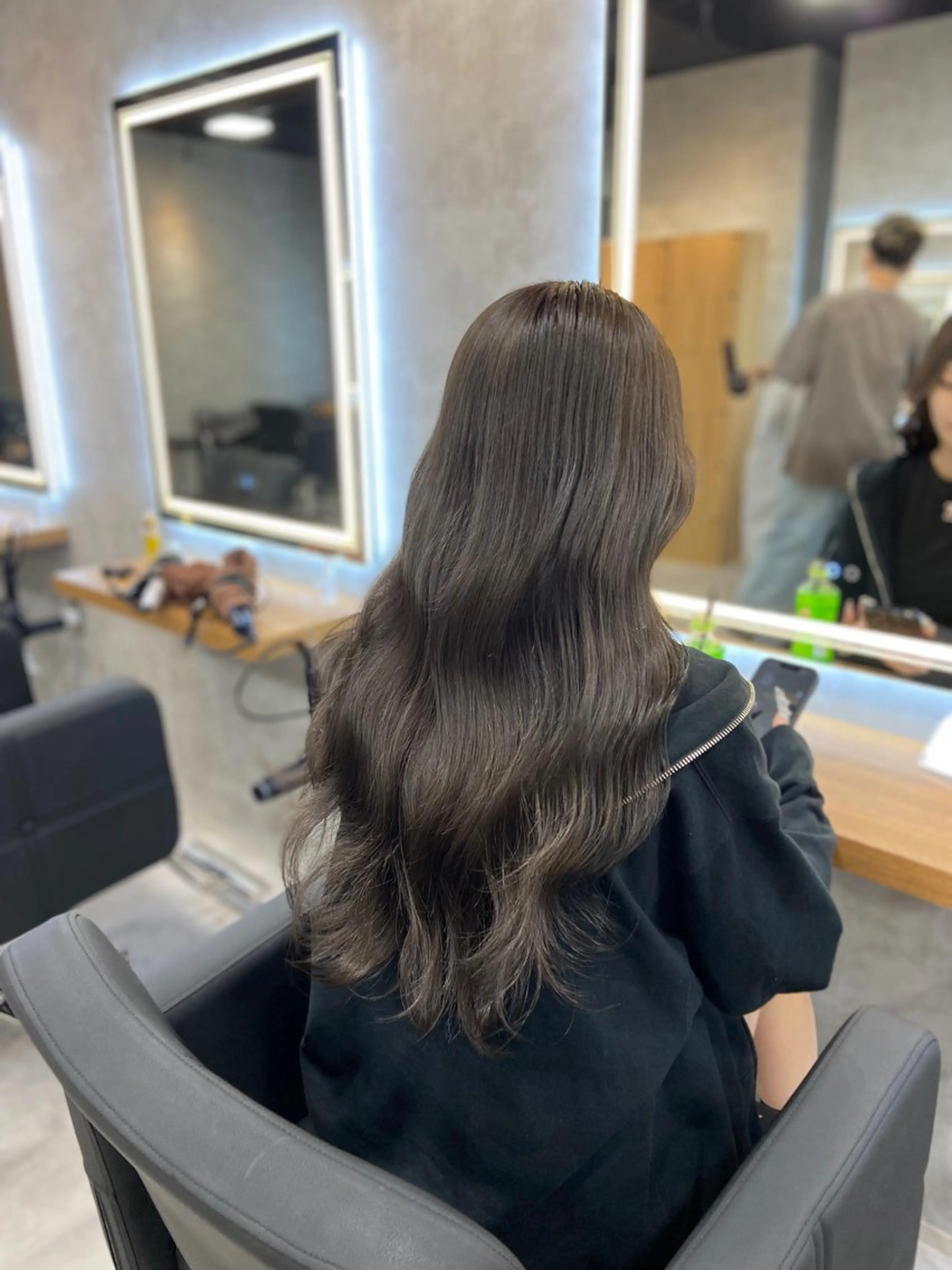 ロング カラー ヘアアレンジ カット ヘアカラー トリートメント ヘアセット レイヤー×透明感カラ ーHAYATOのヘアスタイル