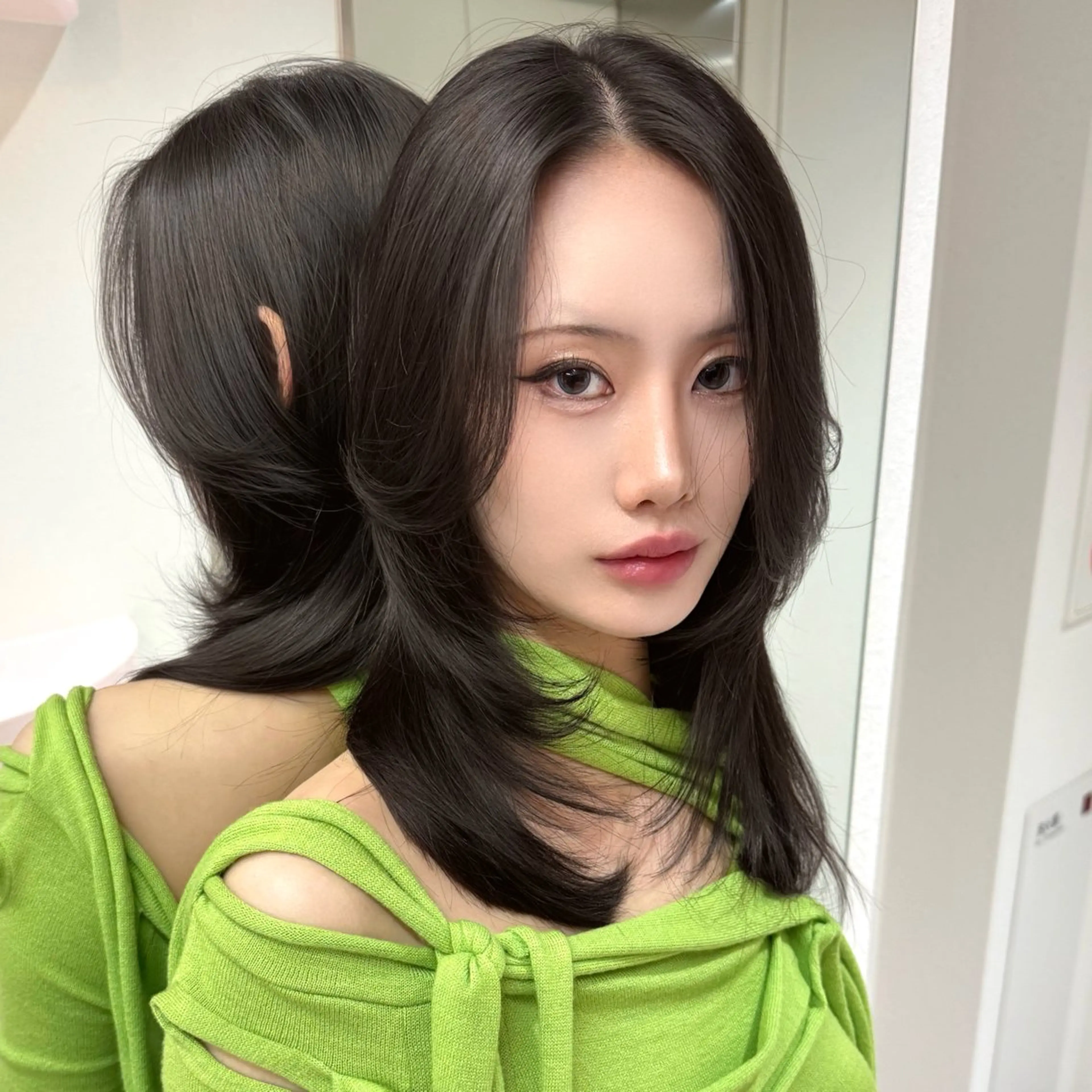 ミディアム カット ヘアカラー 鍋田/ 渋谷/ 縮毛矯正／レイヤーのヘアスタイル