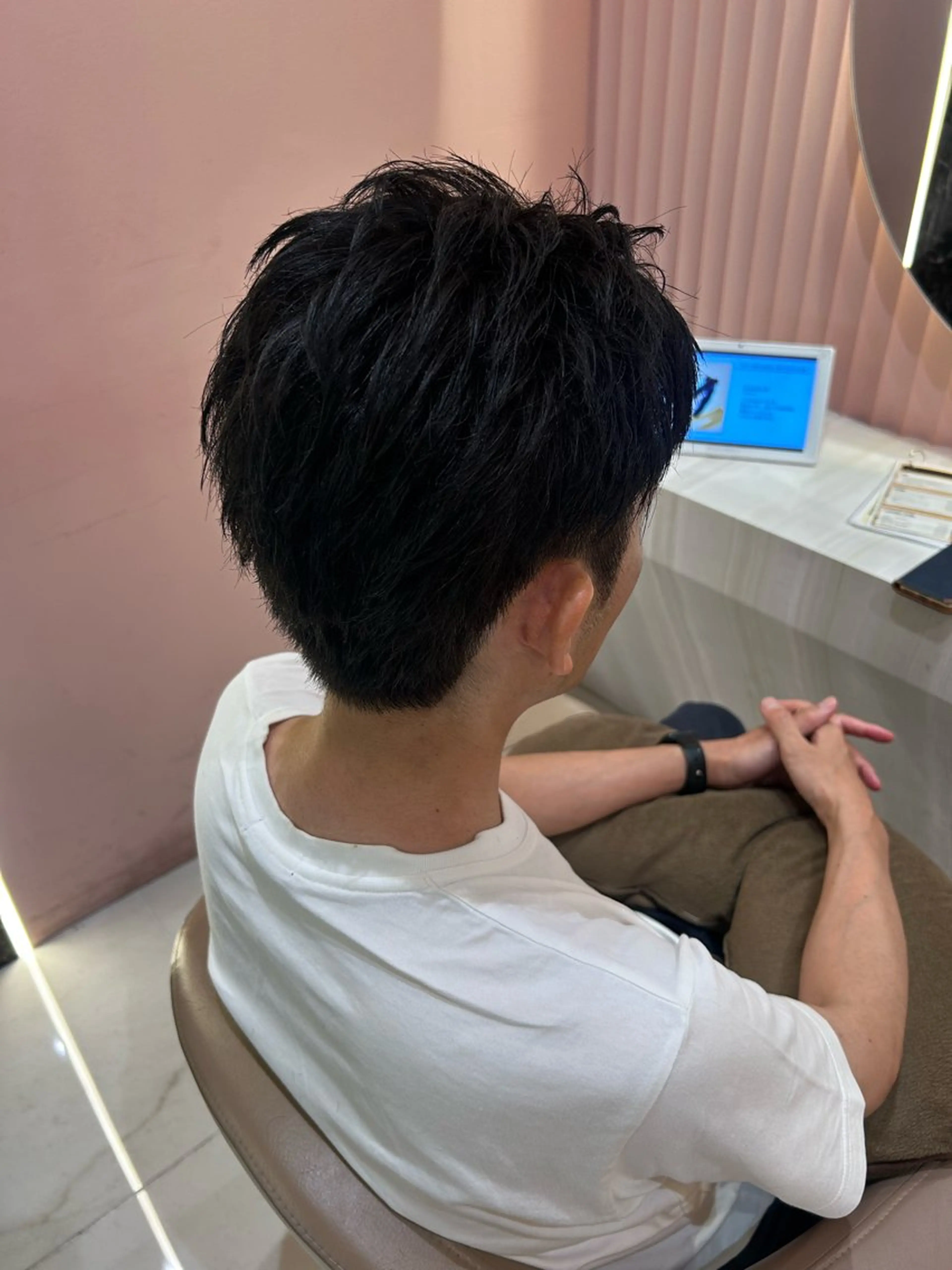 カラー メンズ 小向 音緒のヘアスタイル