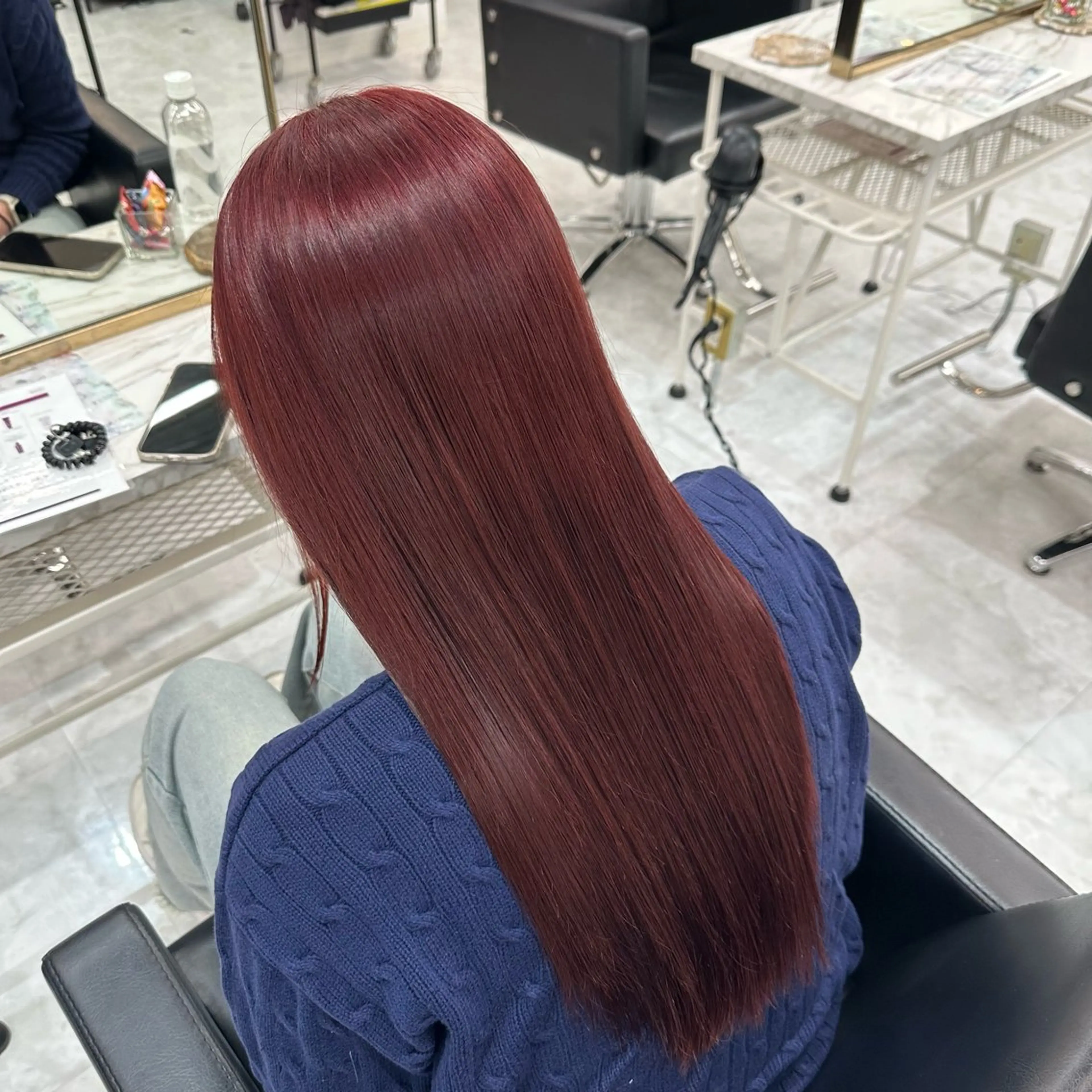 ロング カラー カシス レッドカラー ロング ヘアカラー トリートメント 💎艶々ハイトーン MOE💍🤍のヘアスタイル