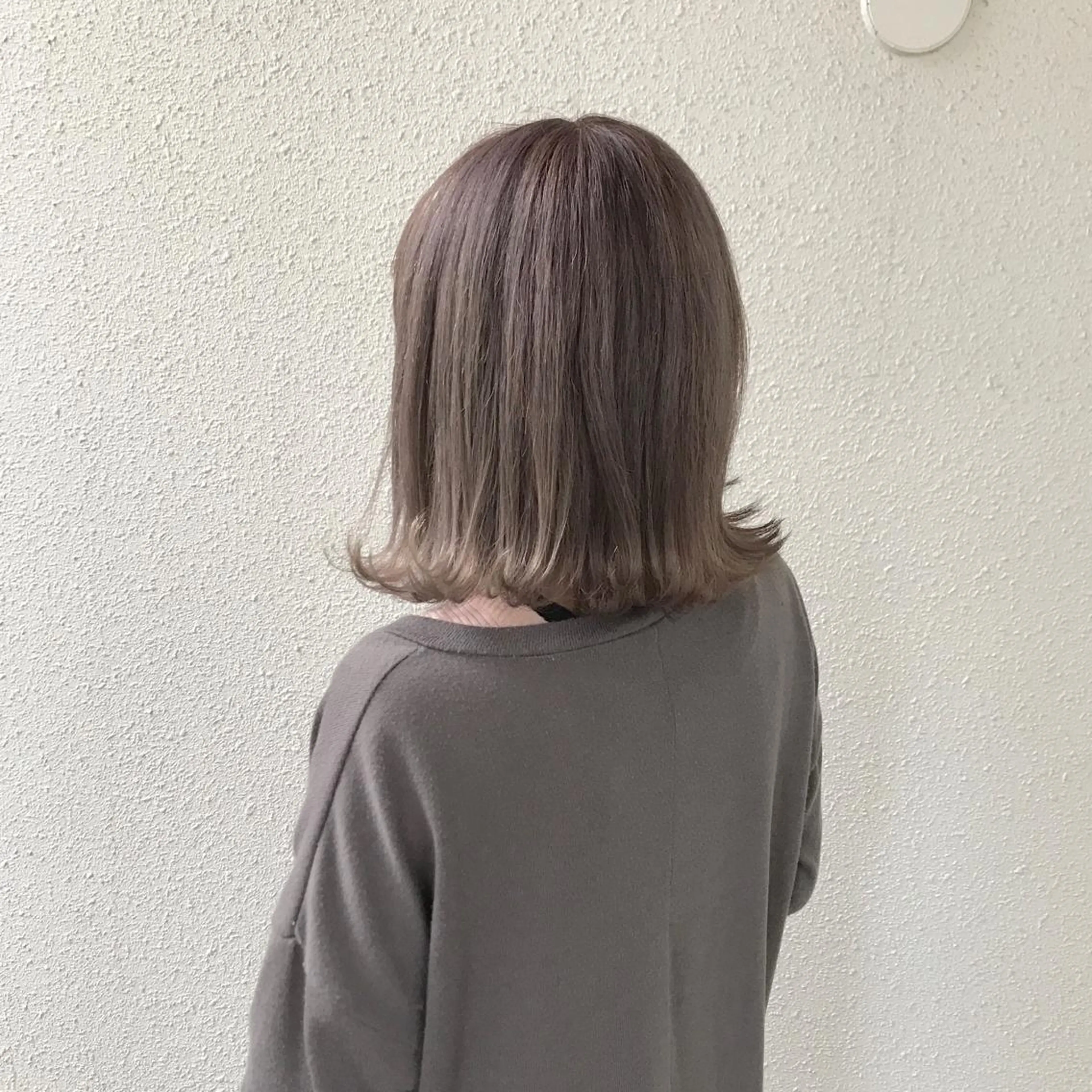ショート カラー シルバー インナーカラー/天神 ブリーチ/吉田のヘアスタイル
