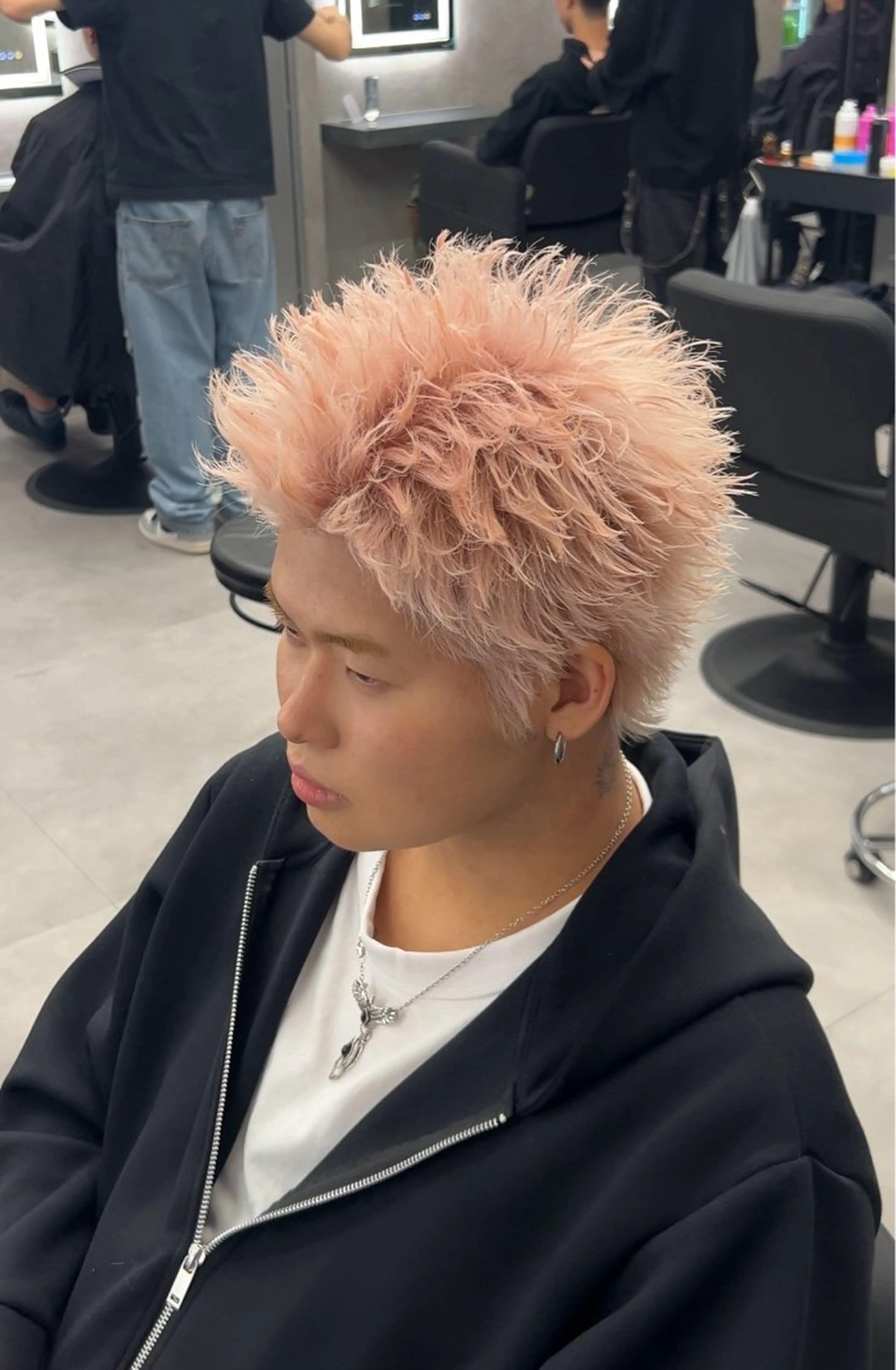 カラー メンズ ピンクカラー ホワイトピンク カット ヘアカラー 【札幌メンズ特化】 つばさ🔥のヘアスタイル