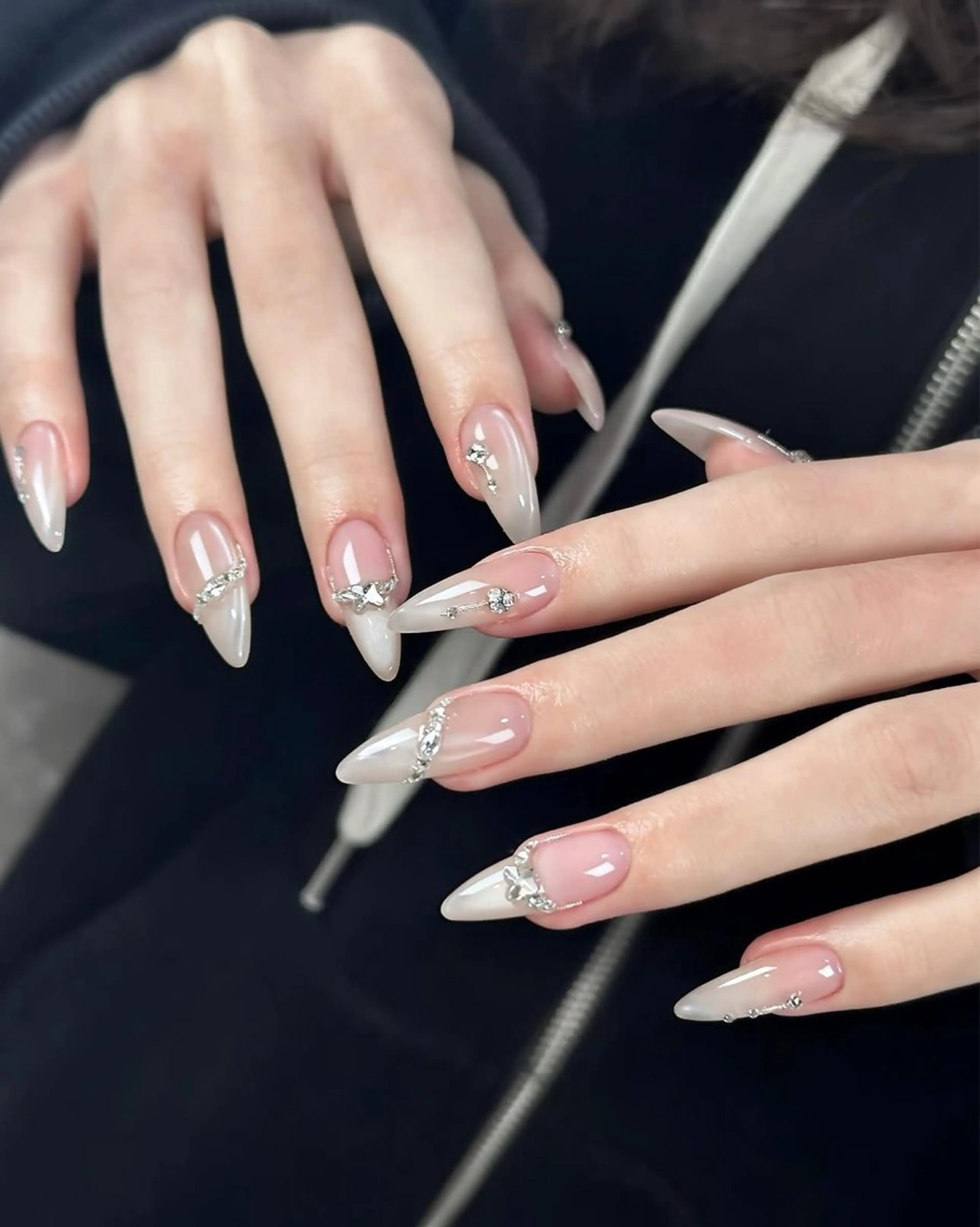 セミロング 韓国風ヘア ハンドネイル Aila Nail所属・Aila Nail HanChanのネイルデザイン
