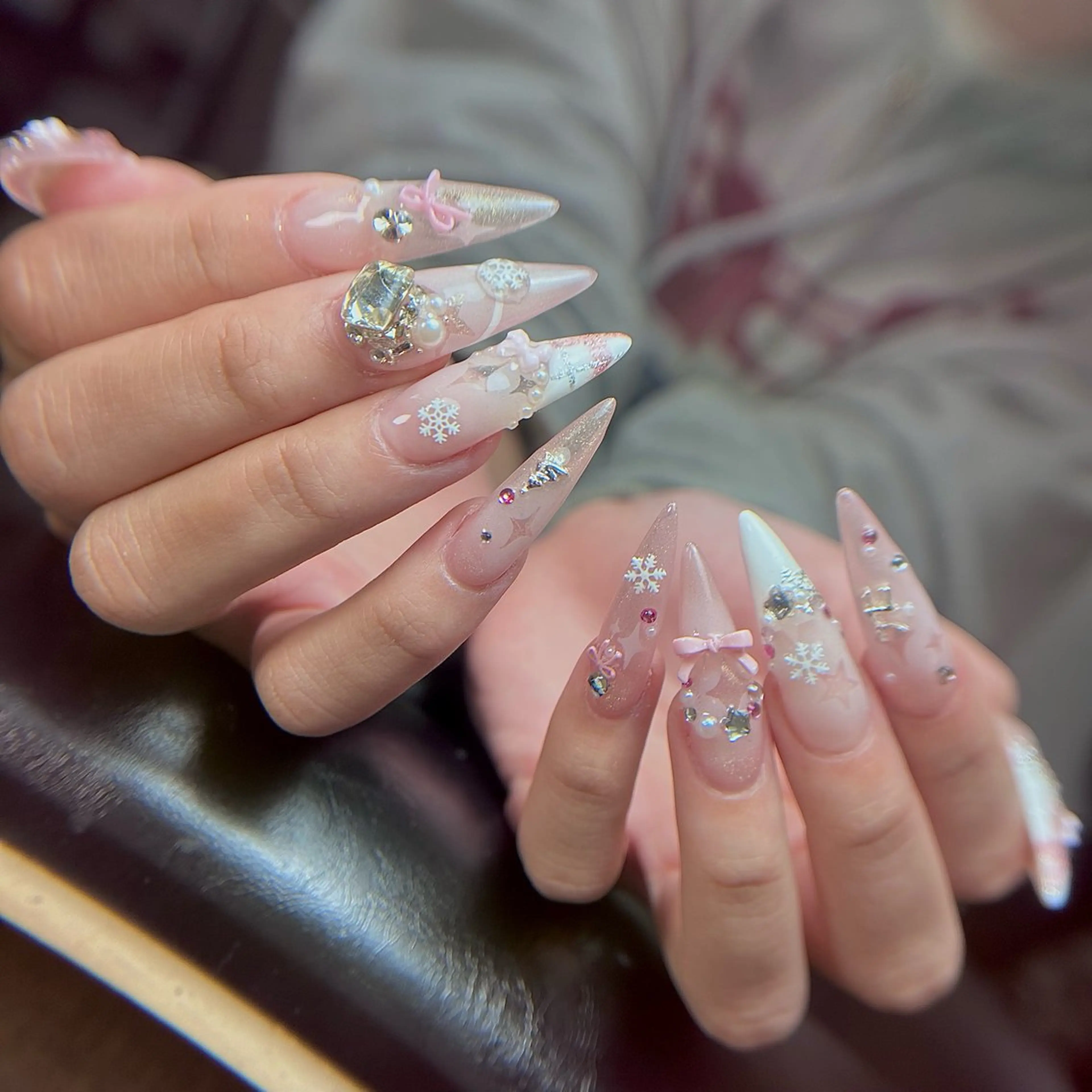 ネイル グラデーション ラメ(グリッター) マグネットネイル ミラーネイル ニュアンスネイル ハンドネイル Lumi de nailsのネイルデザイン