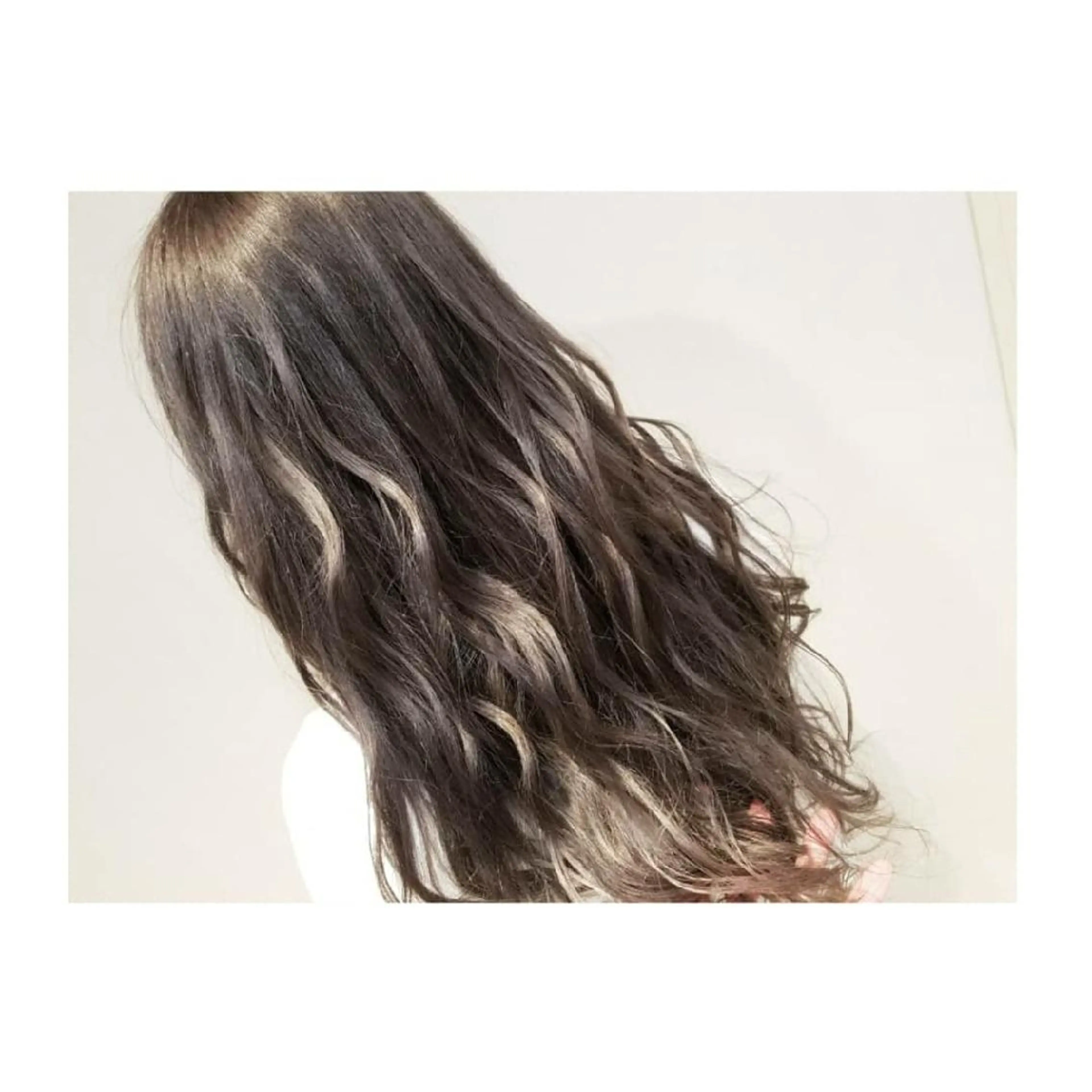 ロング カラー アッシュ ブリーチ 透明感カラー ダークアッシュ ヘアカラー Luana 矢場町のヘアスタイル