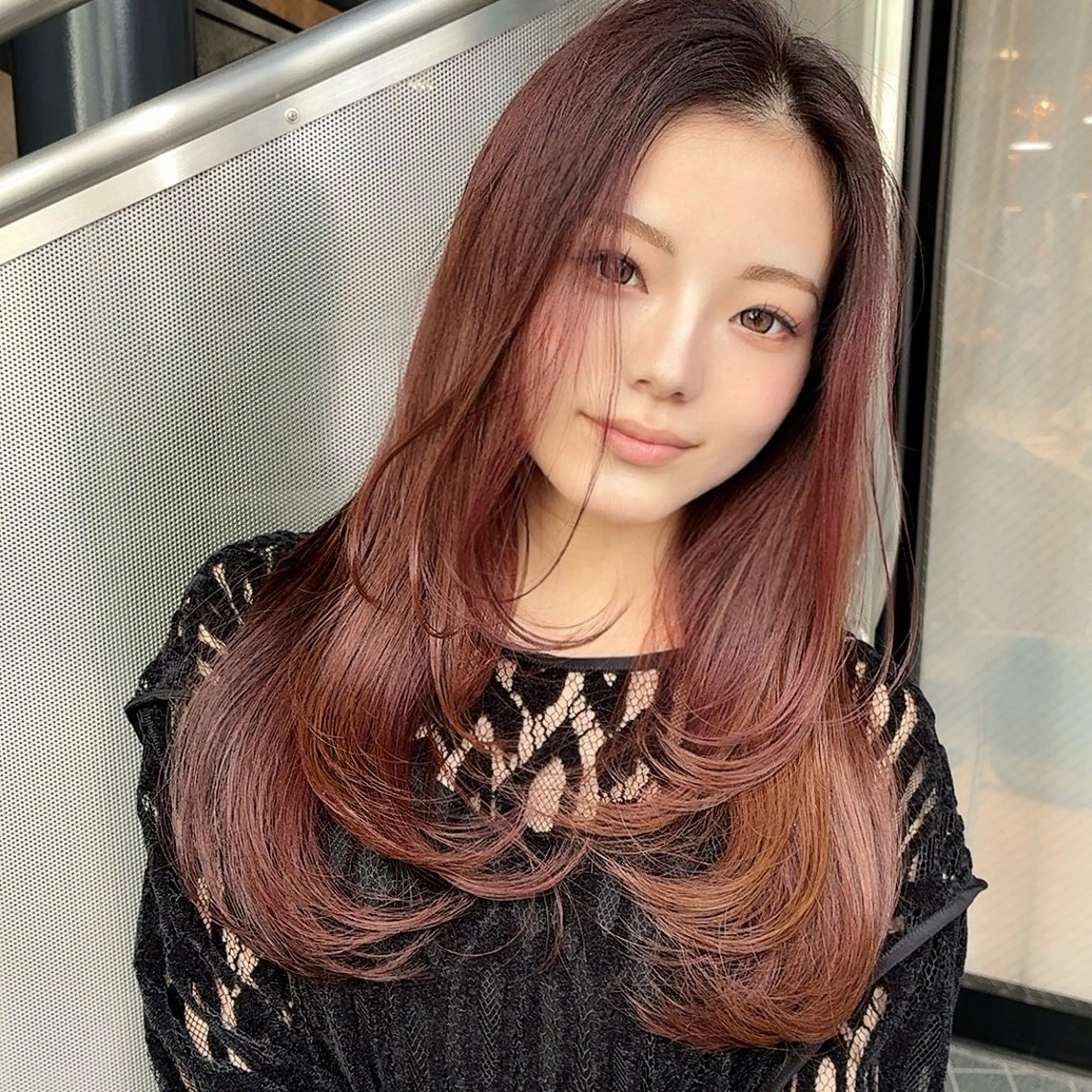 ロング レイヤーカット ロング カット ヘアカラー calna 古賀 菜摘のヘアスタイル