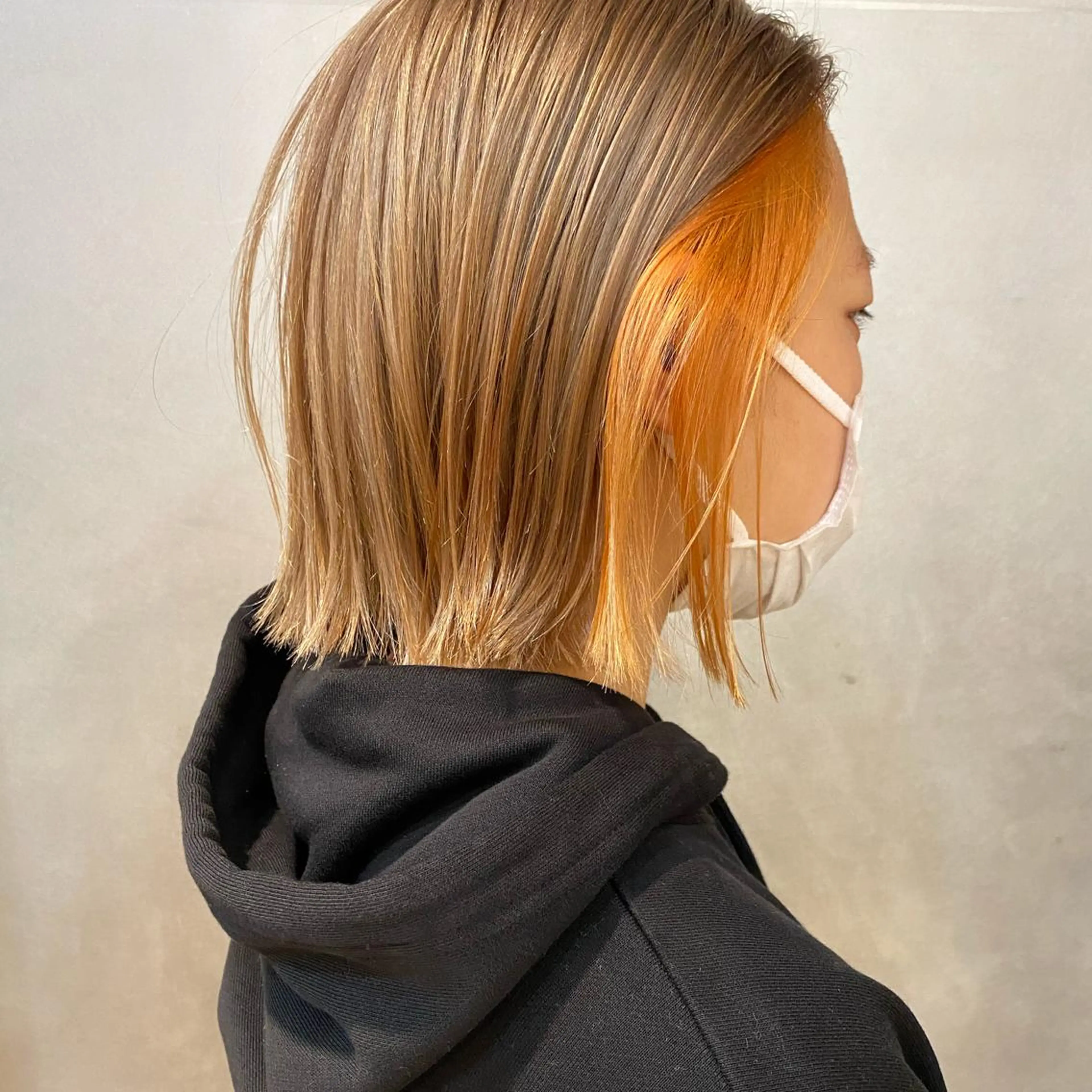 ミディアム カラー ベージュカラー インナーカラー オレンジ ハイトーン/ ボブ 中村麟のヘアスタイル