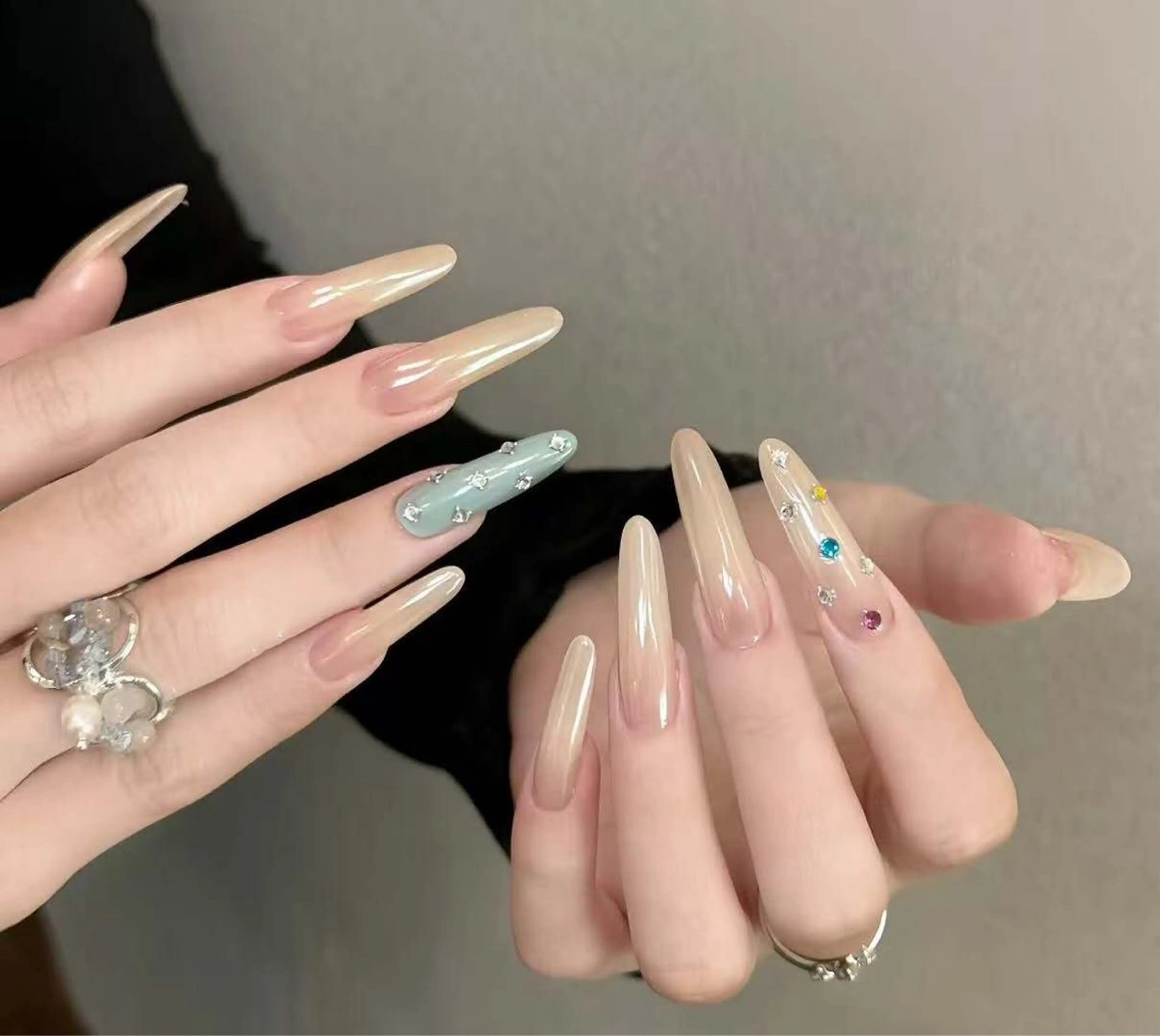 ネイル オーロラネイル フラワーネイル フットネイル フレンチネイル ジェルネイル ハンドネイル BabyYouMi nailのネイルデザイン