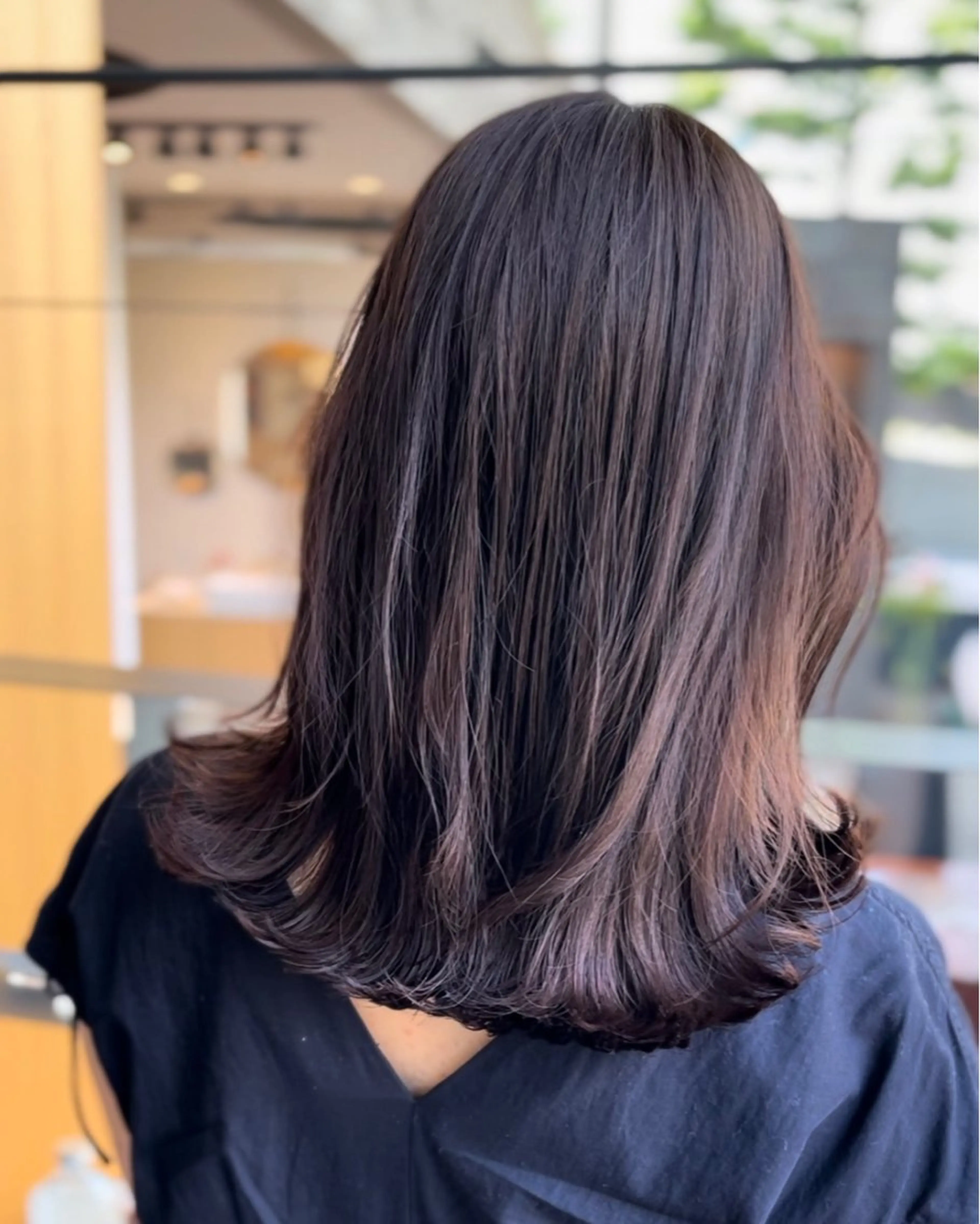 ミディアム ミディアムパーマ くびれヘア タンバルモリパーマ 礒井メンキのヘアスタイル