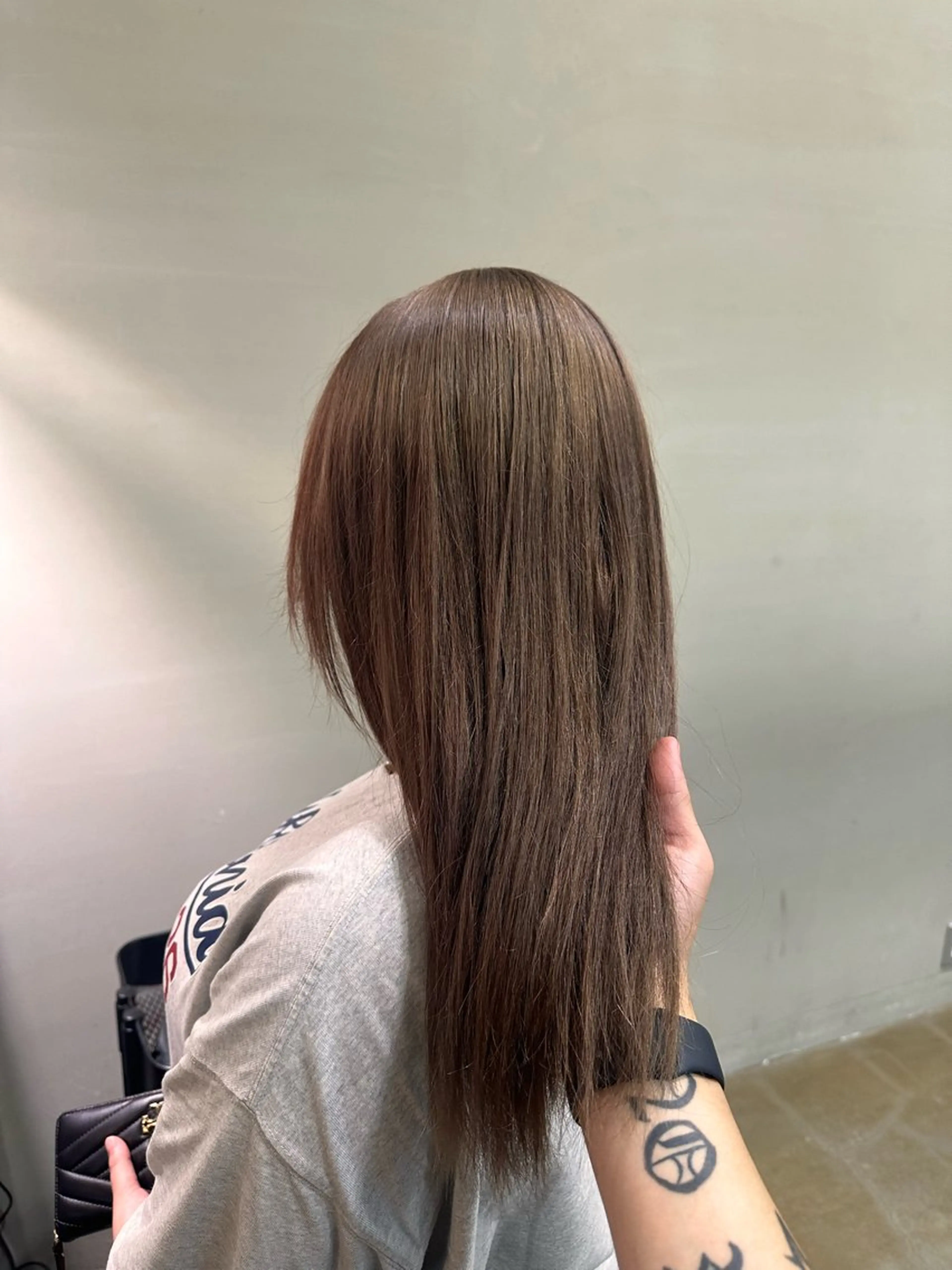 ロング ヘアカラー 鈴木 アナンのヘアスタイル