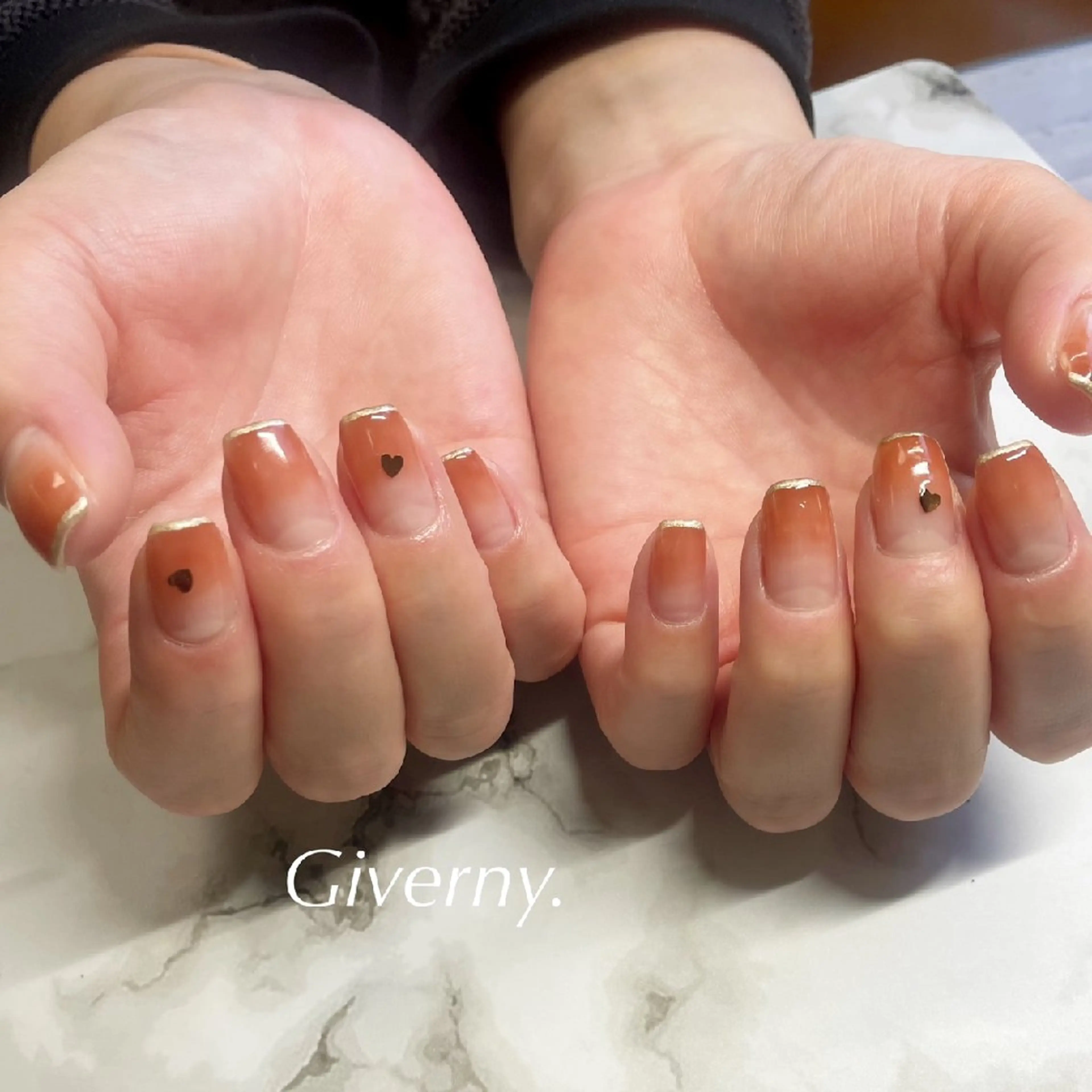 ネイル グラデーション ハンドネイル Giverny .のネイルデザイン
