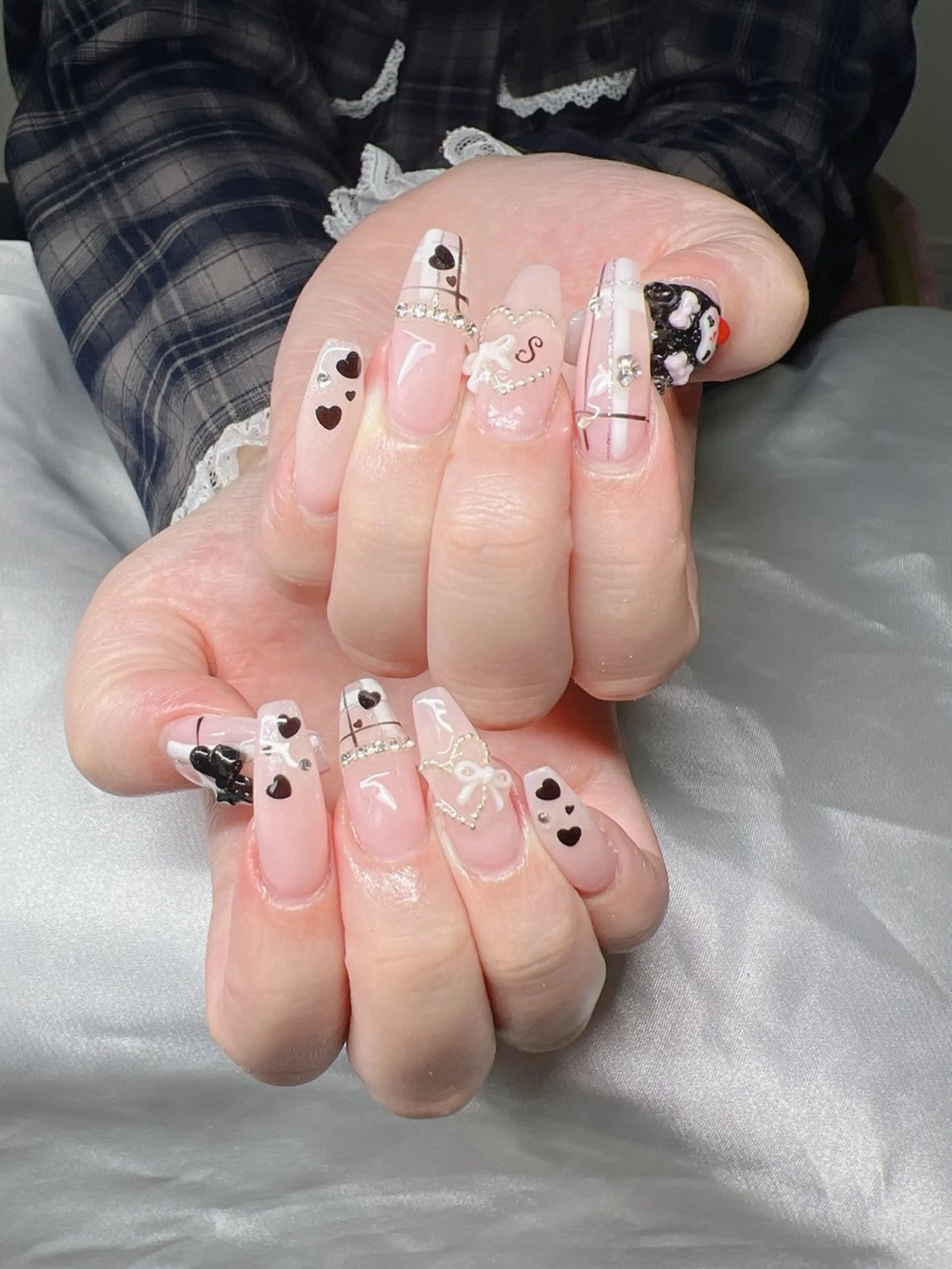 ネイル 長さ出し グラデーション 卒業式 キラキラネイル マグネットネイル Lee Nailsのネイルデザイン