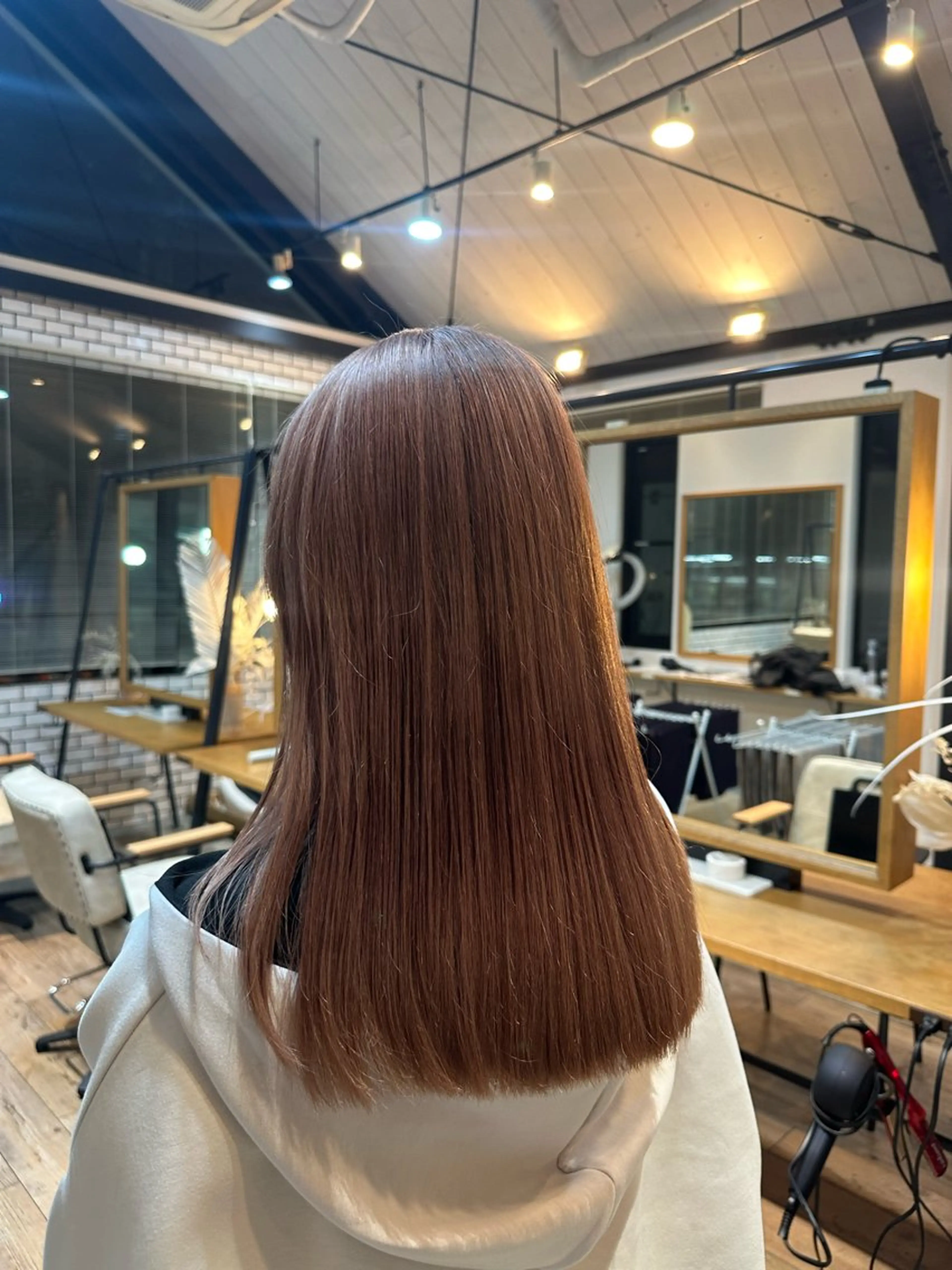 セミロング カラー reefur マリナのヘアスタイル