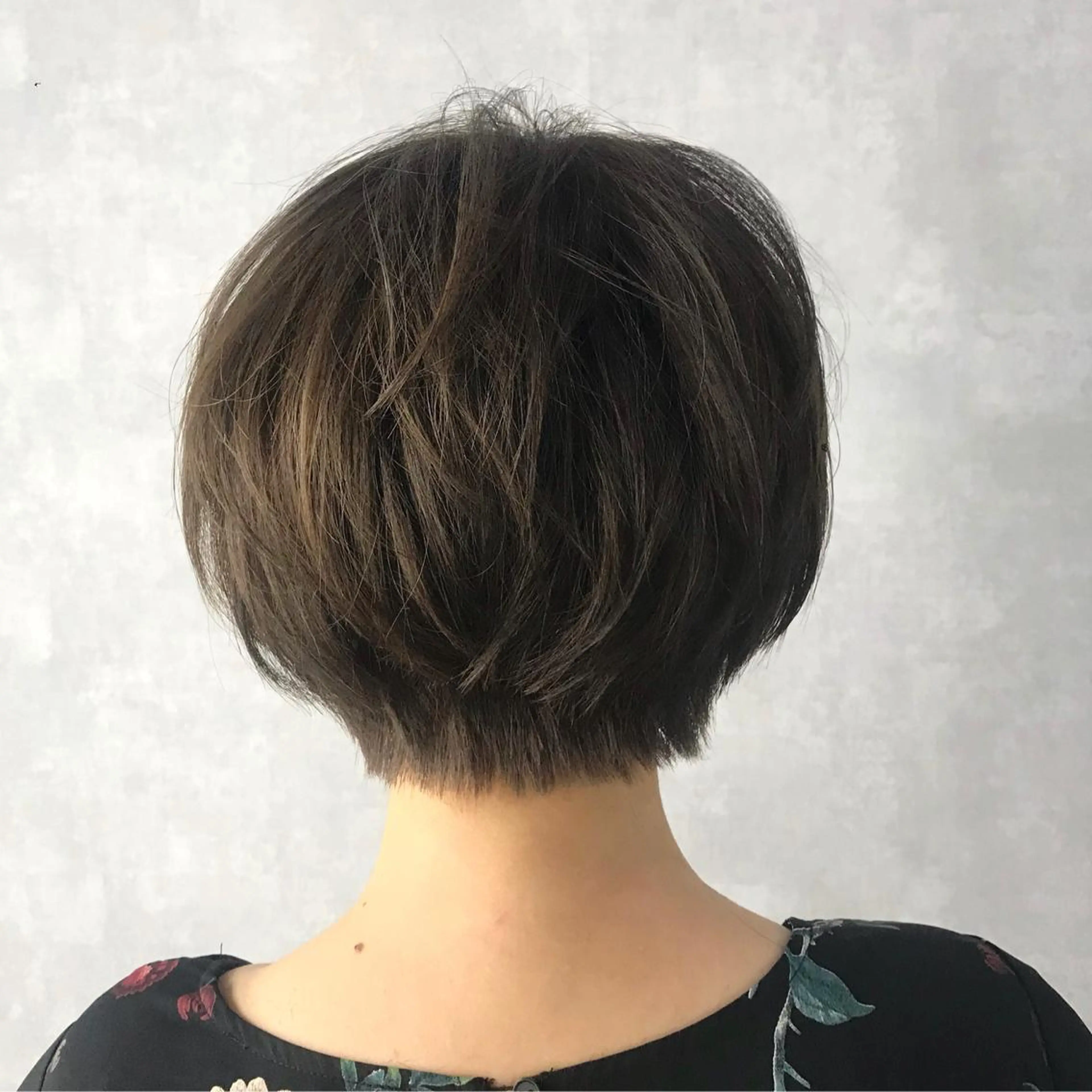 ショート カラー ブリーチ グレージュ ハイライトカラー ハイライト タンバルモリ K-POP好き美容師 🇰🇷Kai.Yのヘアスタイル