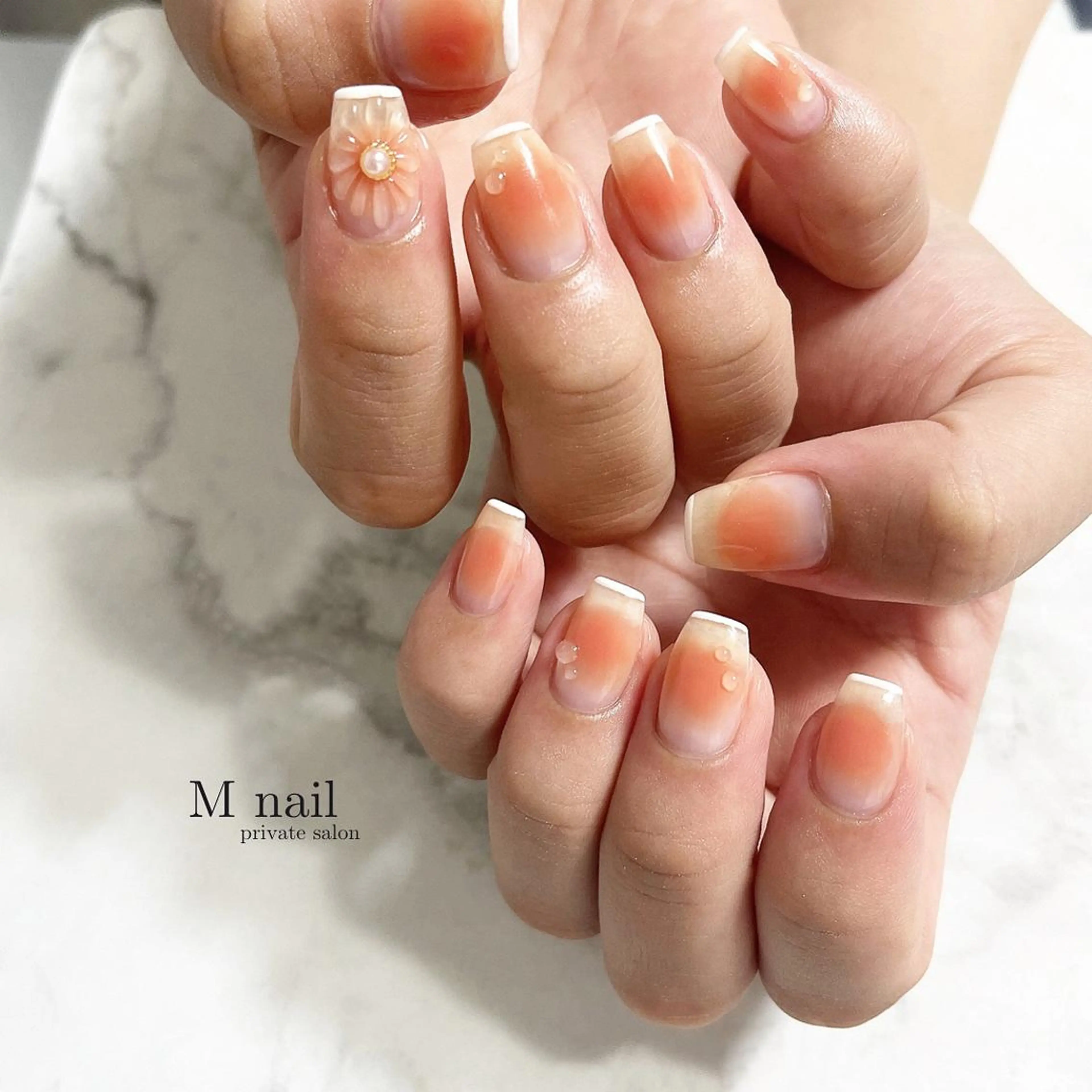 ネイル チークネイル フラワーネイル ぷっくりネイル ハンドネイル M　nail所属・M nailのネイルデザイン