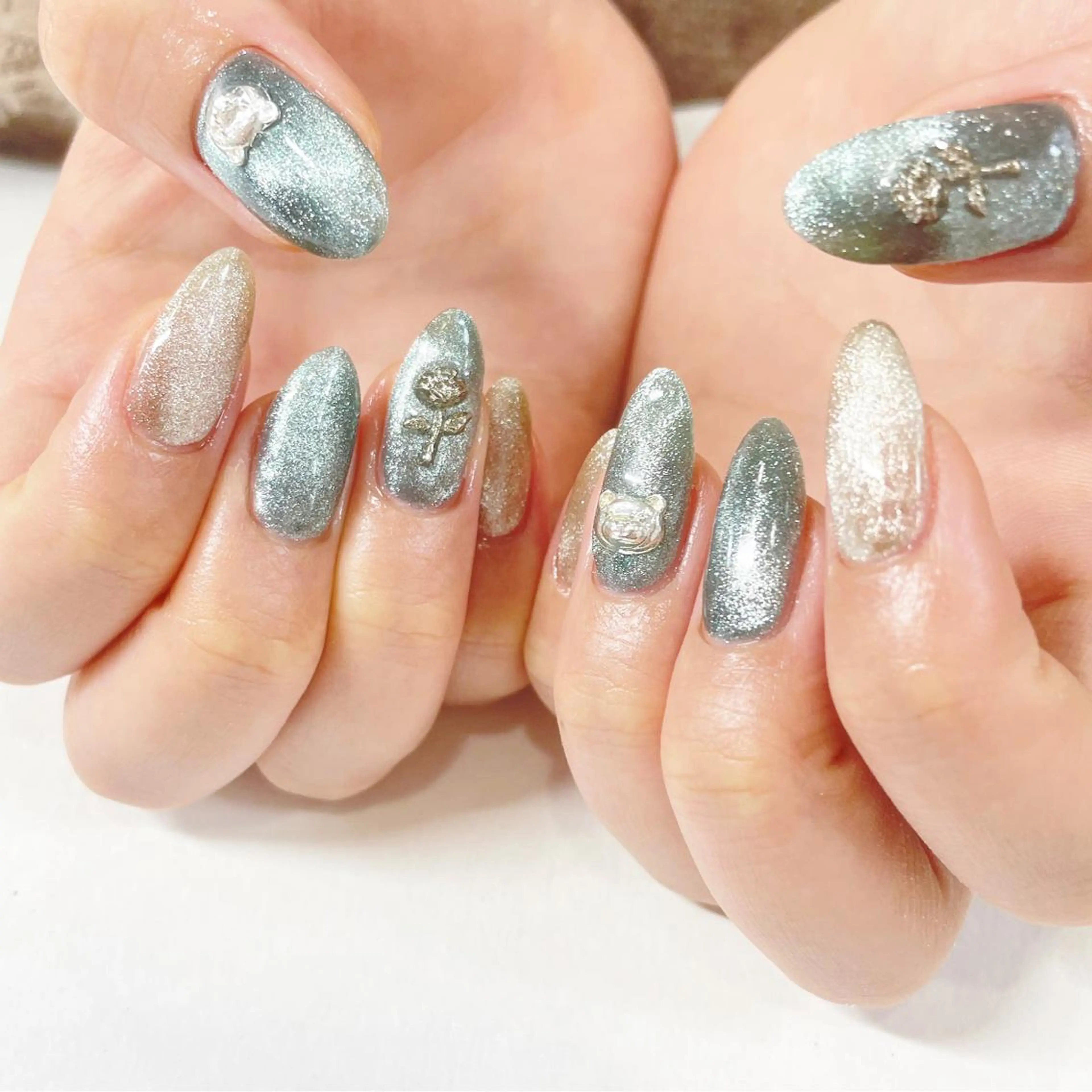 ネイル マグネットネイル ハンドネイル Minami 🍓のネイルデザイン