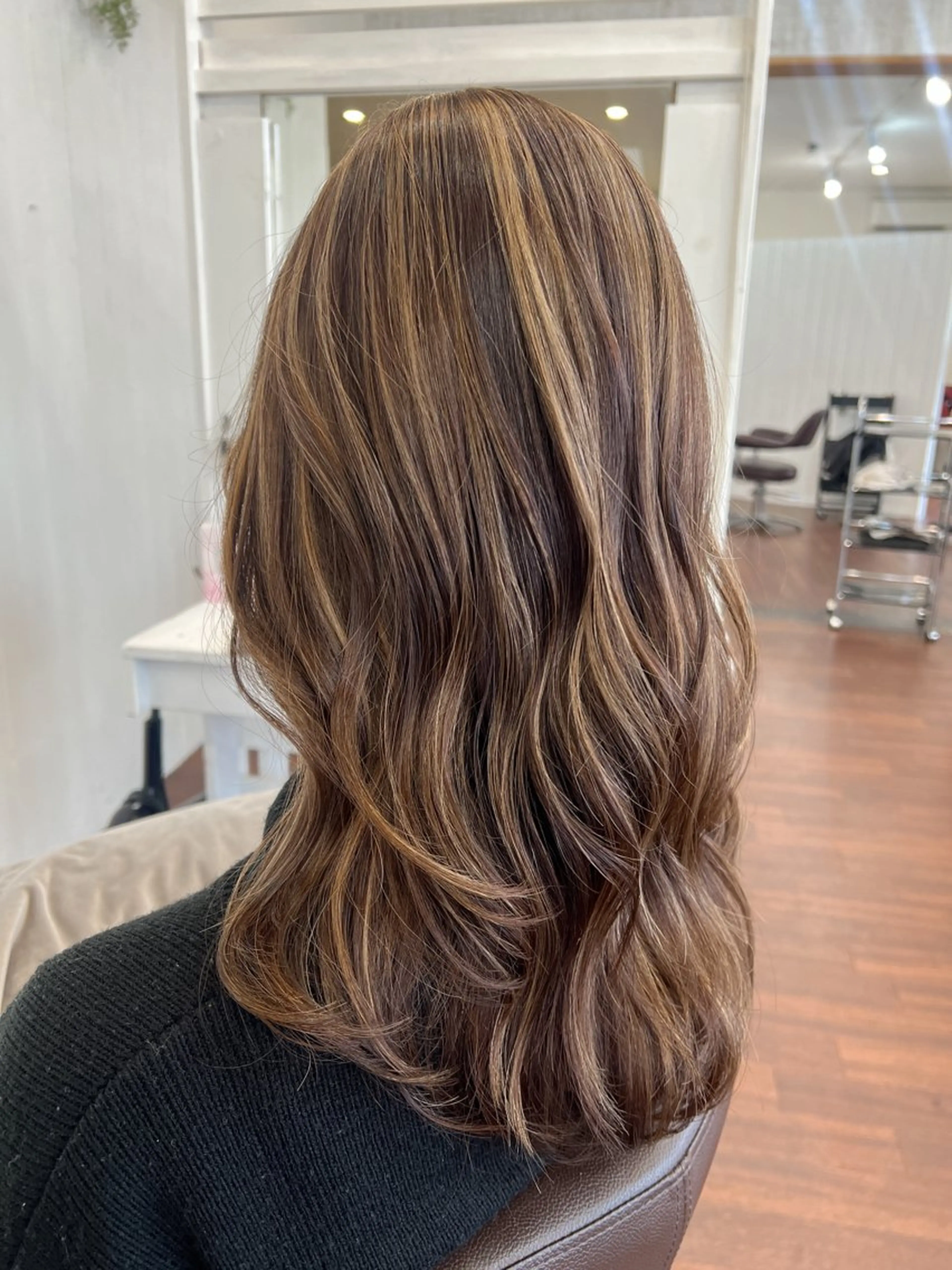 セミロング   AYARIのヘアスタイル