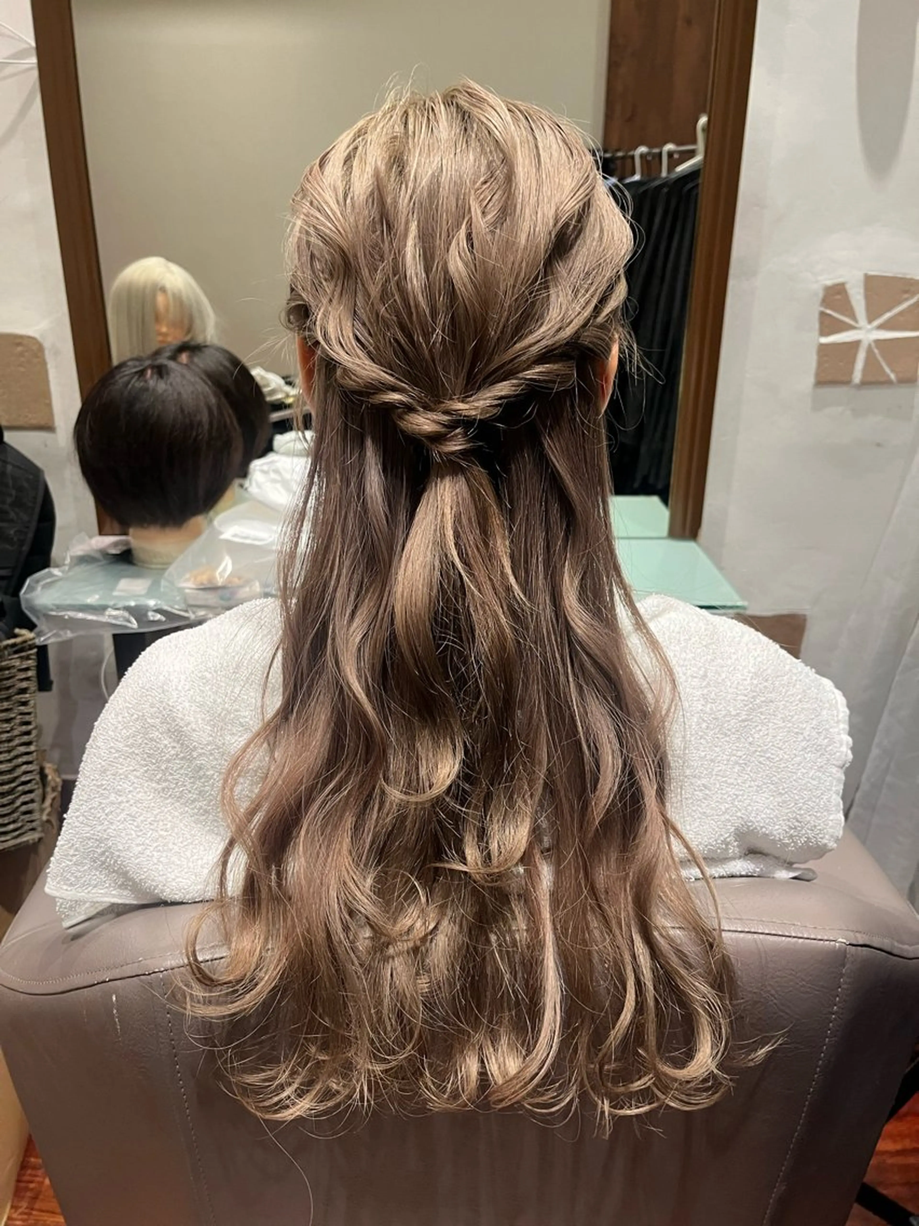 ロング 梅本 佳容子のヘアスタイル