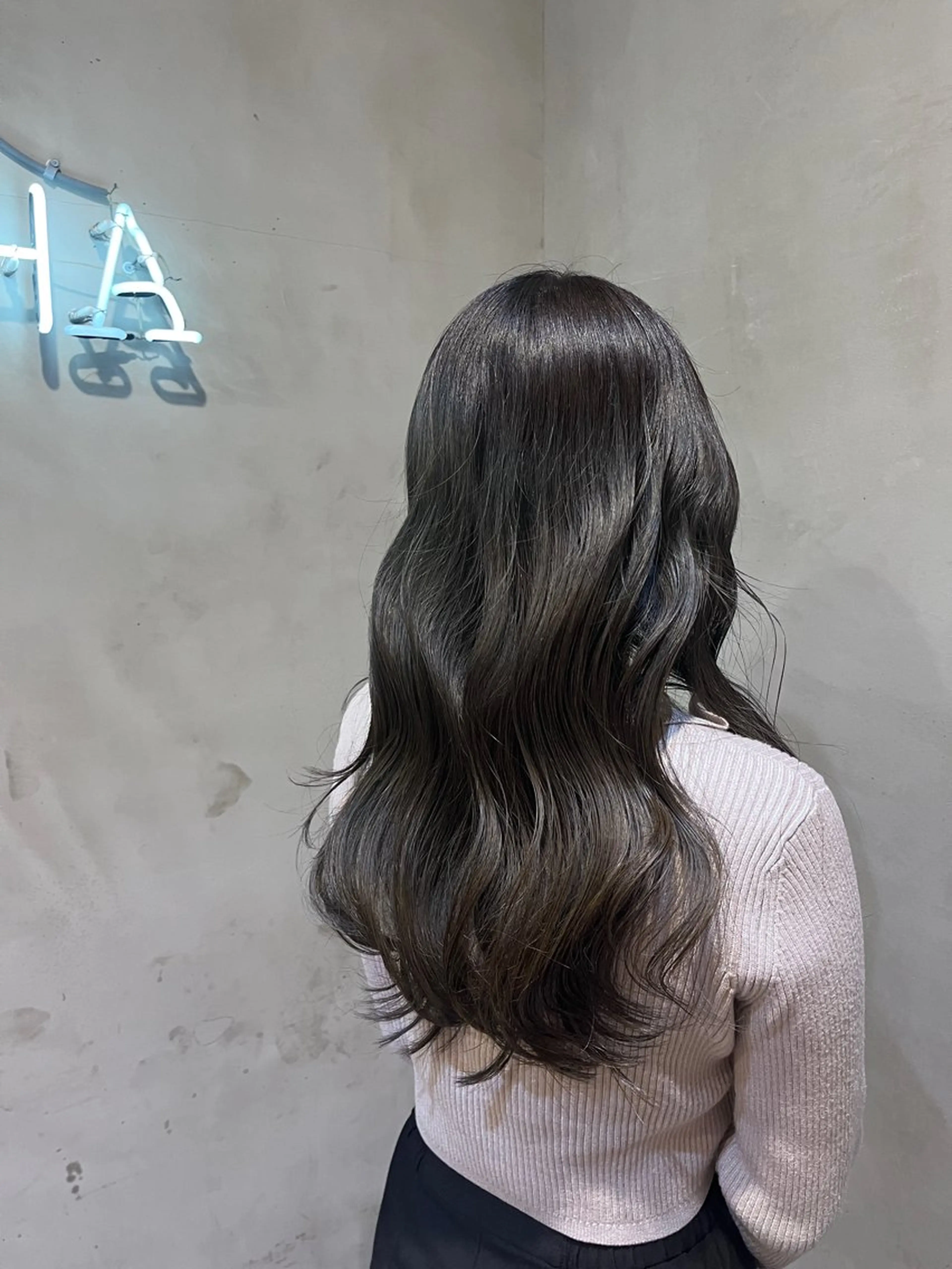 ロング カラー ヘアアレンジ オリーブカラー ヘアカラー トリートメント ヘッドスパ ヘアセット 🫧艶髪矯正 髪質改善🫧 大介のヘアスタイル