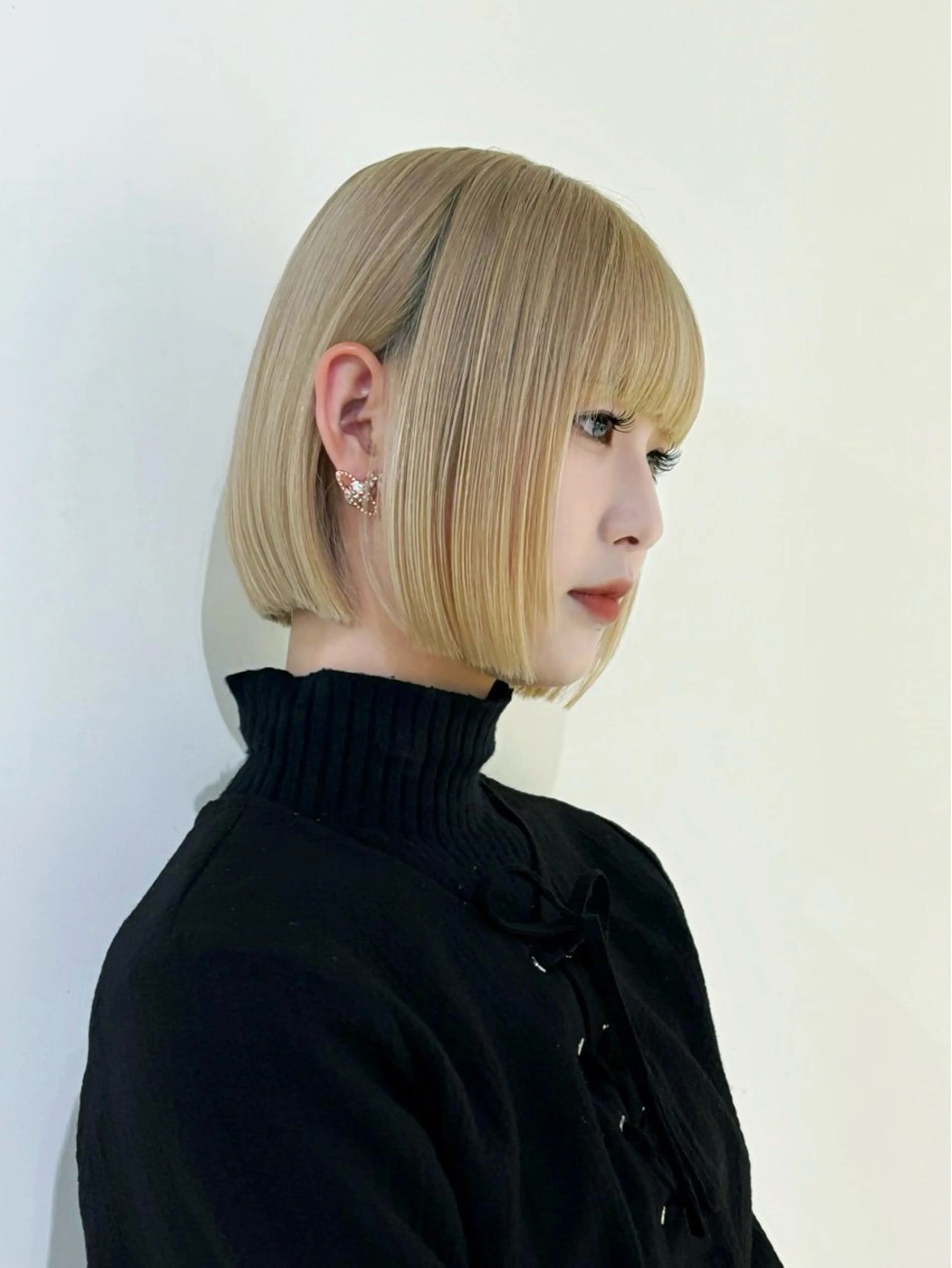 ミディアム カラー ベージュカラー ブロンド ブロンドベージュ ボブ カット ヘアカラー トリートメント 池袋/ウルフ /AMATOKYOのヘアスタイル
