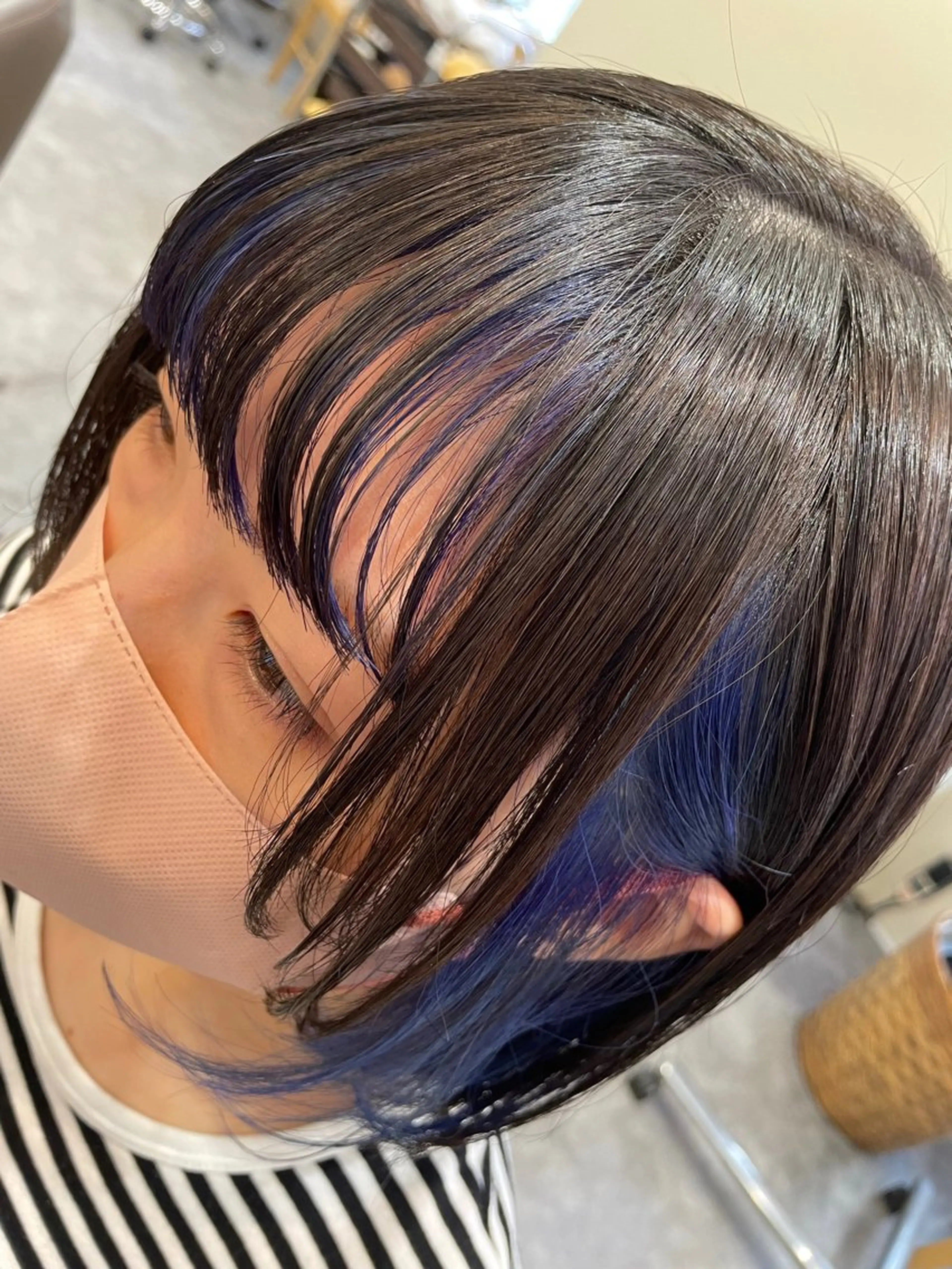 ミディアム カラー ブルーカラー インナーカラー カット ヘアカラー Amour なぐらのヘアスタイル