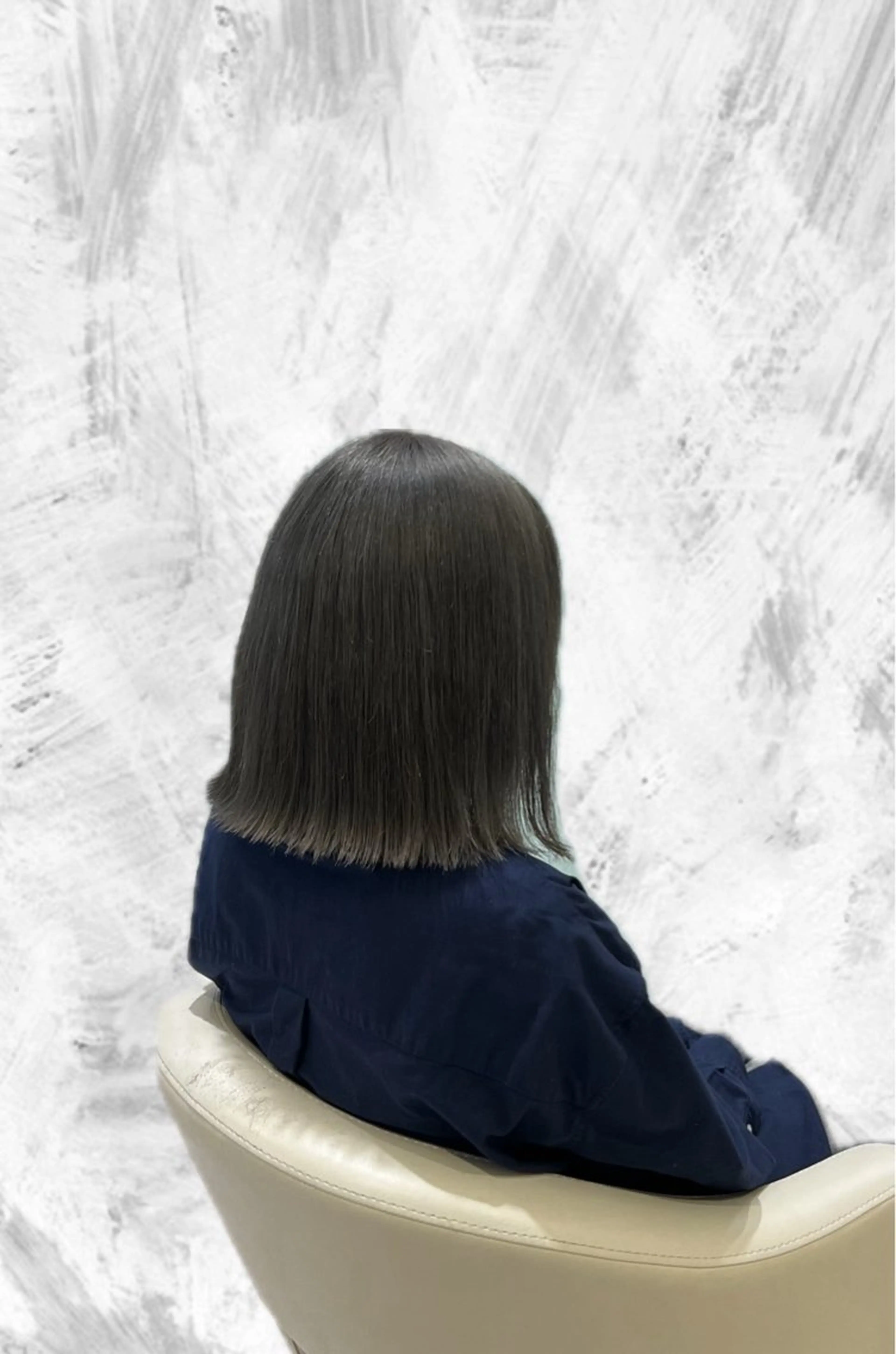 ミディアム カット ヘアカラー 岡田 瞬のヘアスタイル