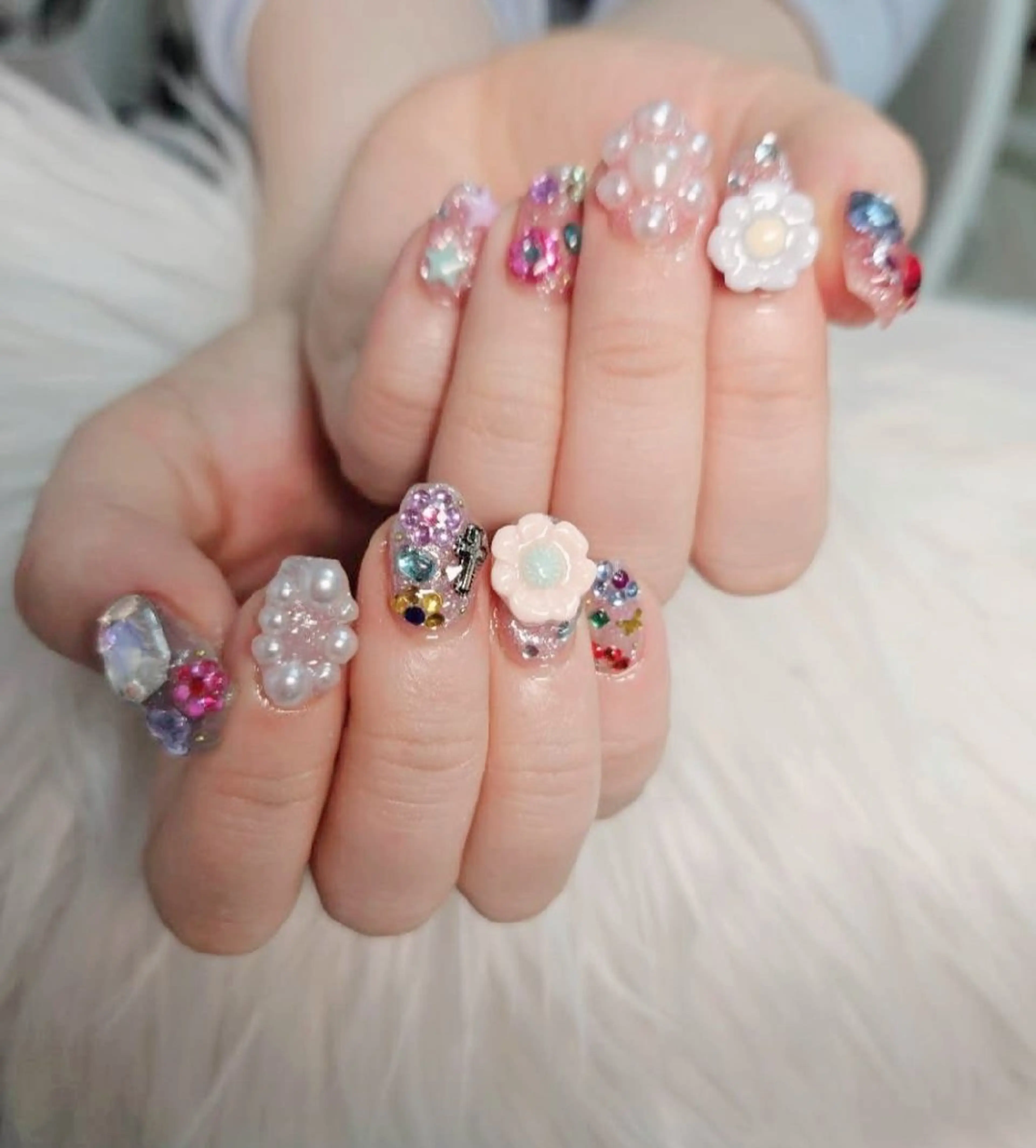 ネイル フラワーネイル キラキラネイル 持ち込み ストーンネイル ハンドネイル Beaubie  nailサロンのネイルデザイン