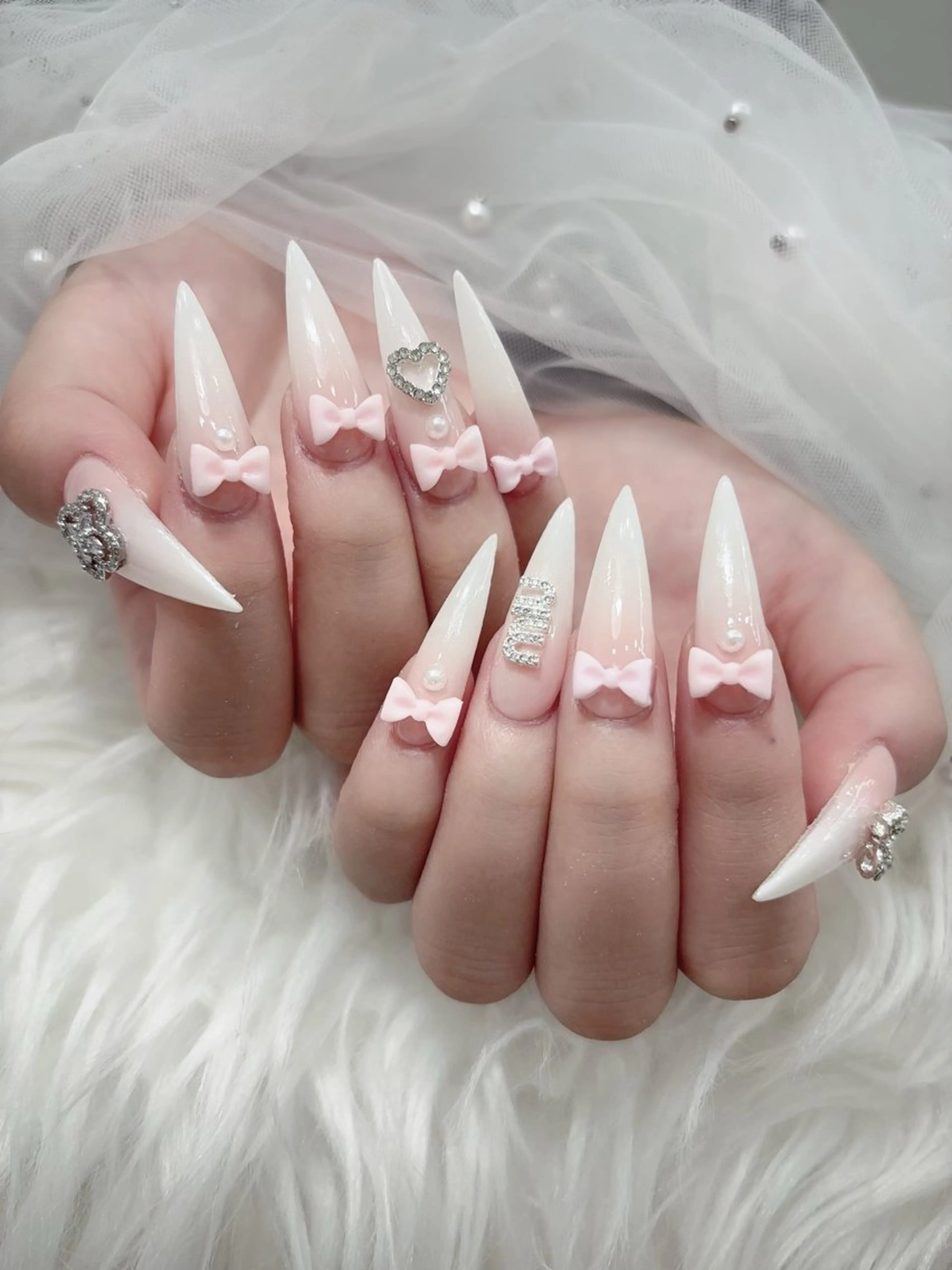 ネイル キラキラネイル 韓国ネイル スカルプネイル ハンドネイル MoMoA Nail ネイル長さ出し専門店のネイルデザイン