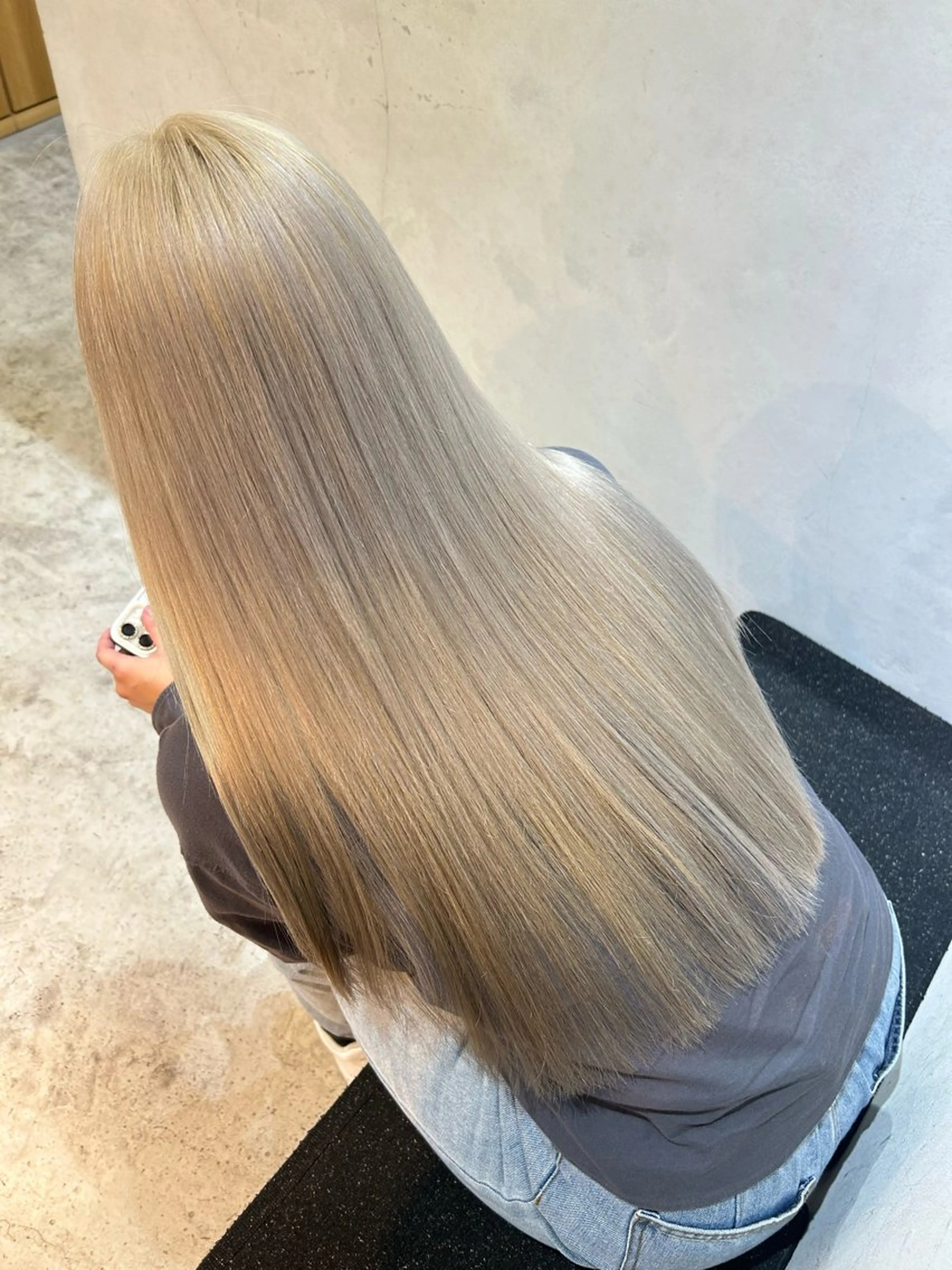 ロング カラー ベージュカラー ホワイトベージュ トリートメント カット ヘアカラー トリートメント 🧸艶々韓国ヘア 🧁mizunaのヘアスタイル