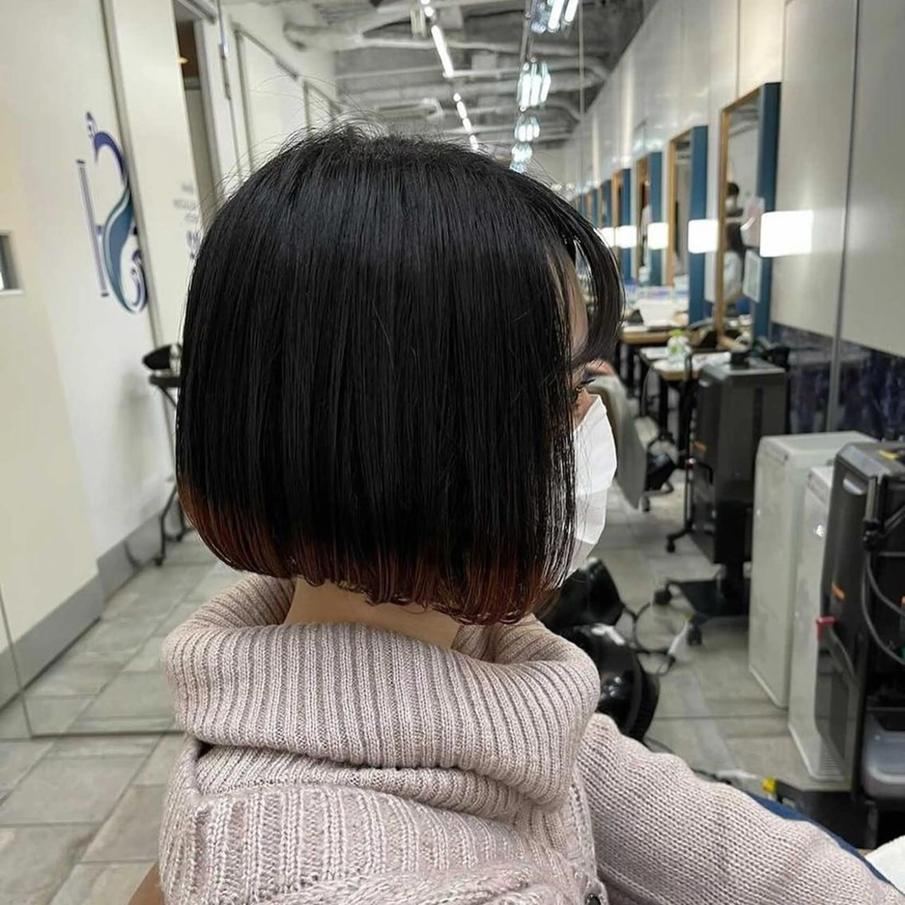 ショート カラー 前下がりボブ ブリーチ ピンクカラー ボブ . mioのヘアスタイル