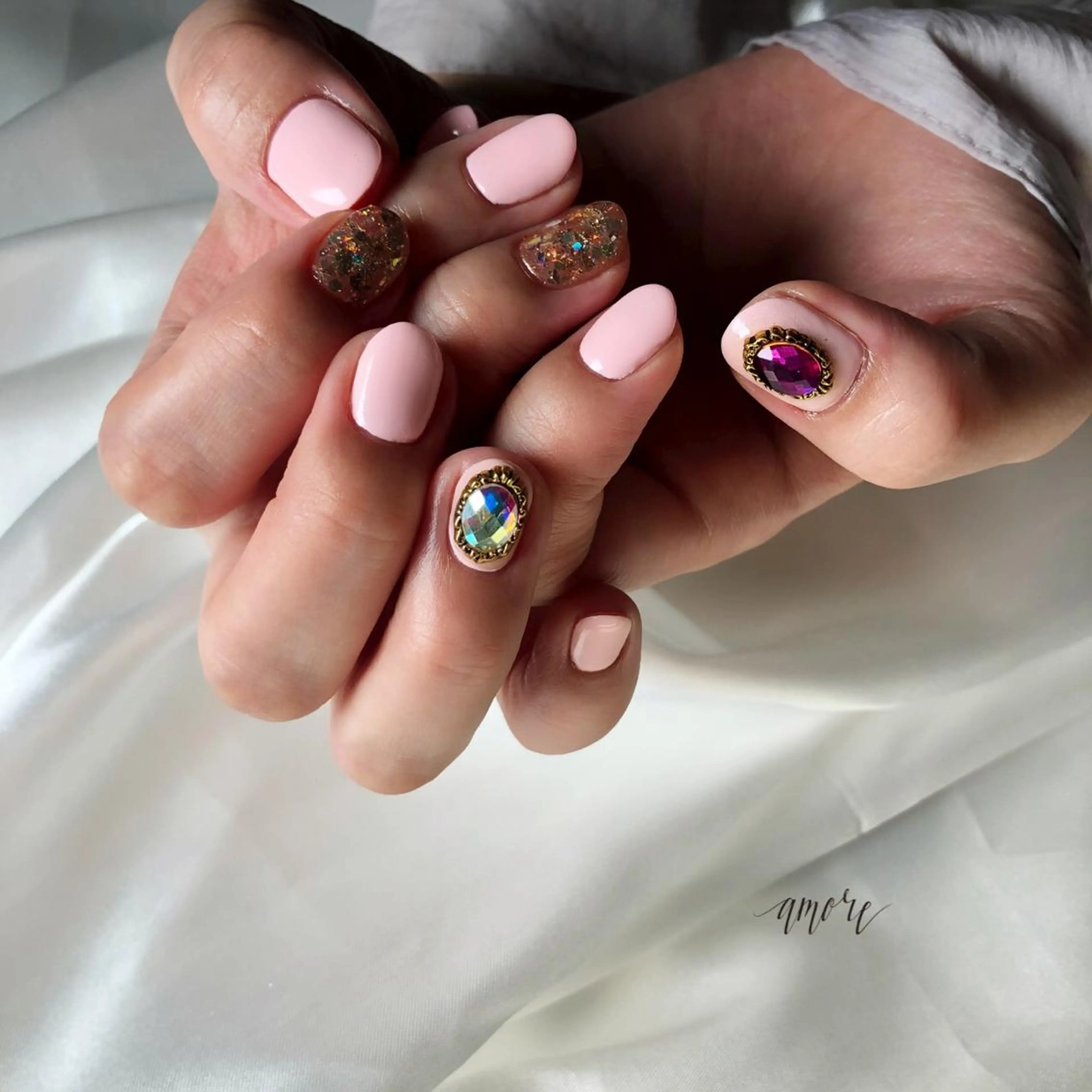 ネイル ジェルネイル 氷ネイル・うるうるネイル 韓国ネイル マグネットネイル ミラーネイル You kyehwaのネイルデザイン