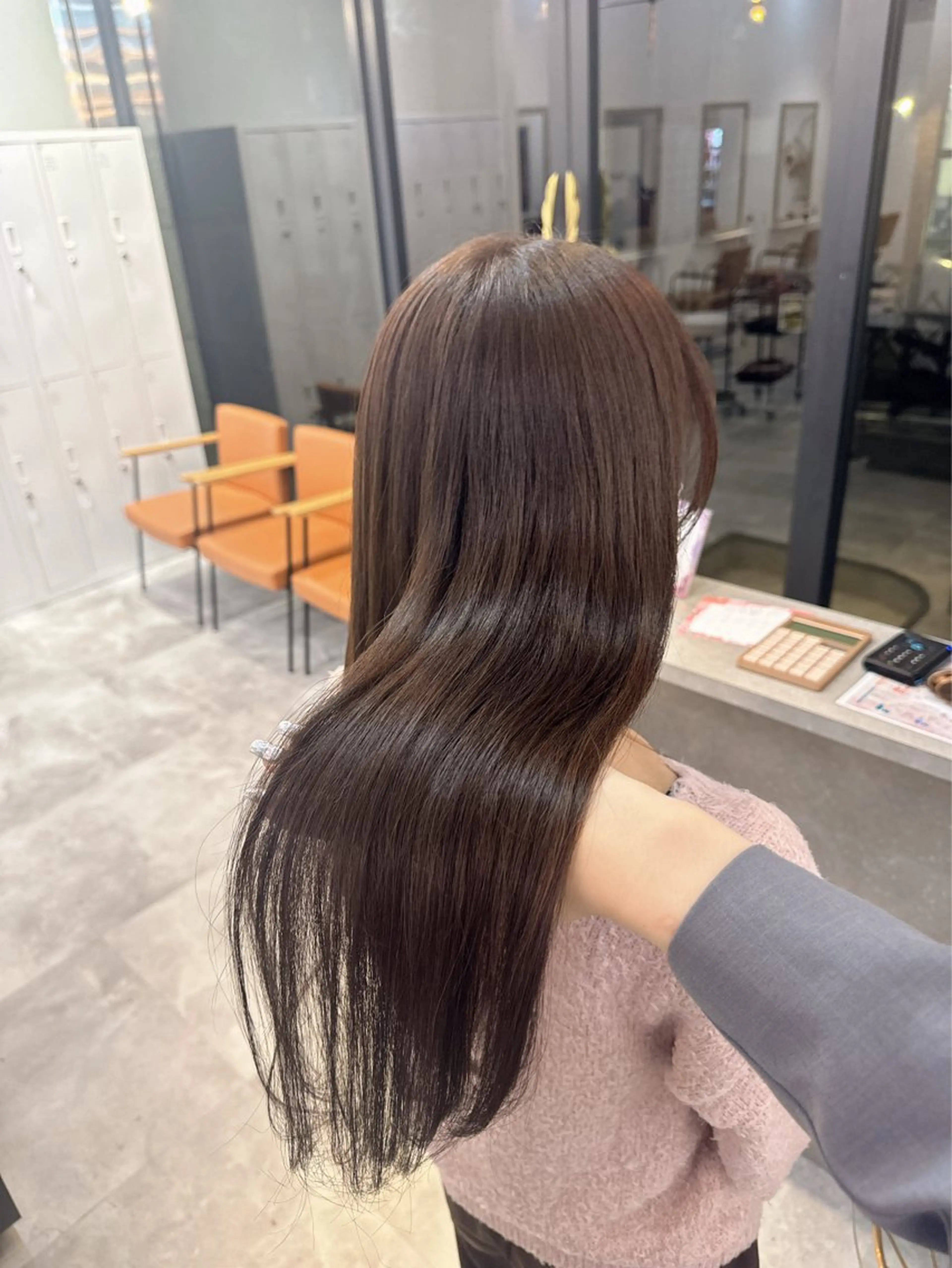 ロング カラー ベージュカラー ブリーチ ボルドーカラー ブラウンカラー 透明感カラー 赤み無し柔らかカラー 【梅田】madokaのヘアスタイル