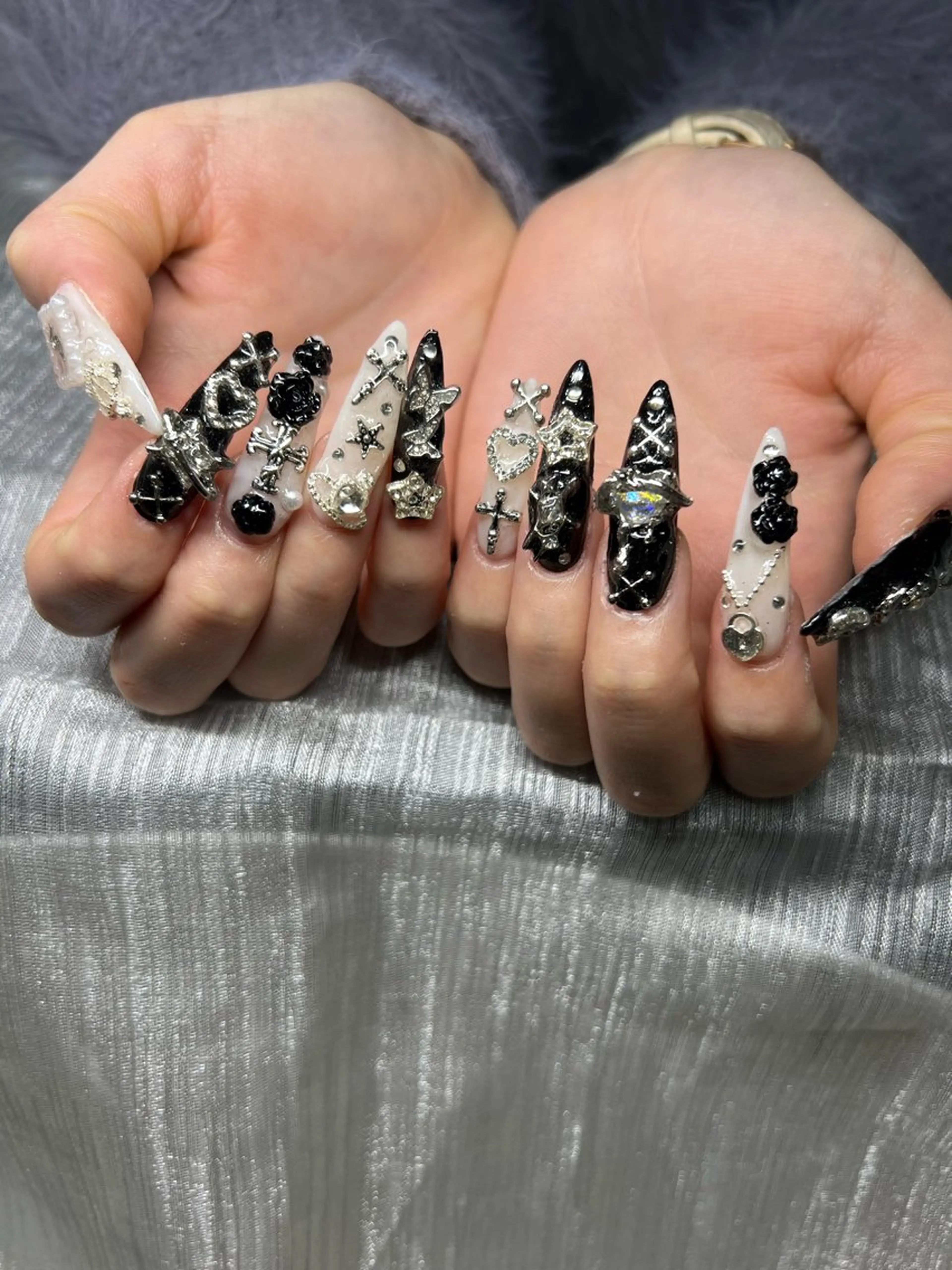 ネイル オーロラネイル チークネイル 長さ出し フットネイル フレンチネイル ハンドネイル Lee Nailsのネイルデザイン