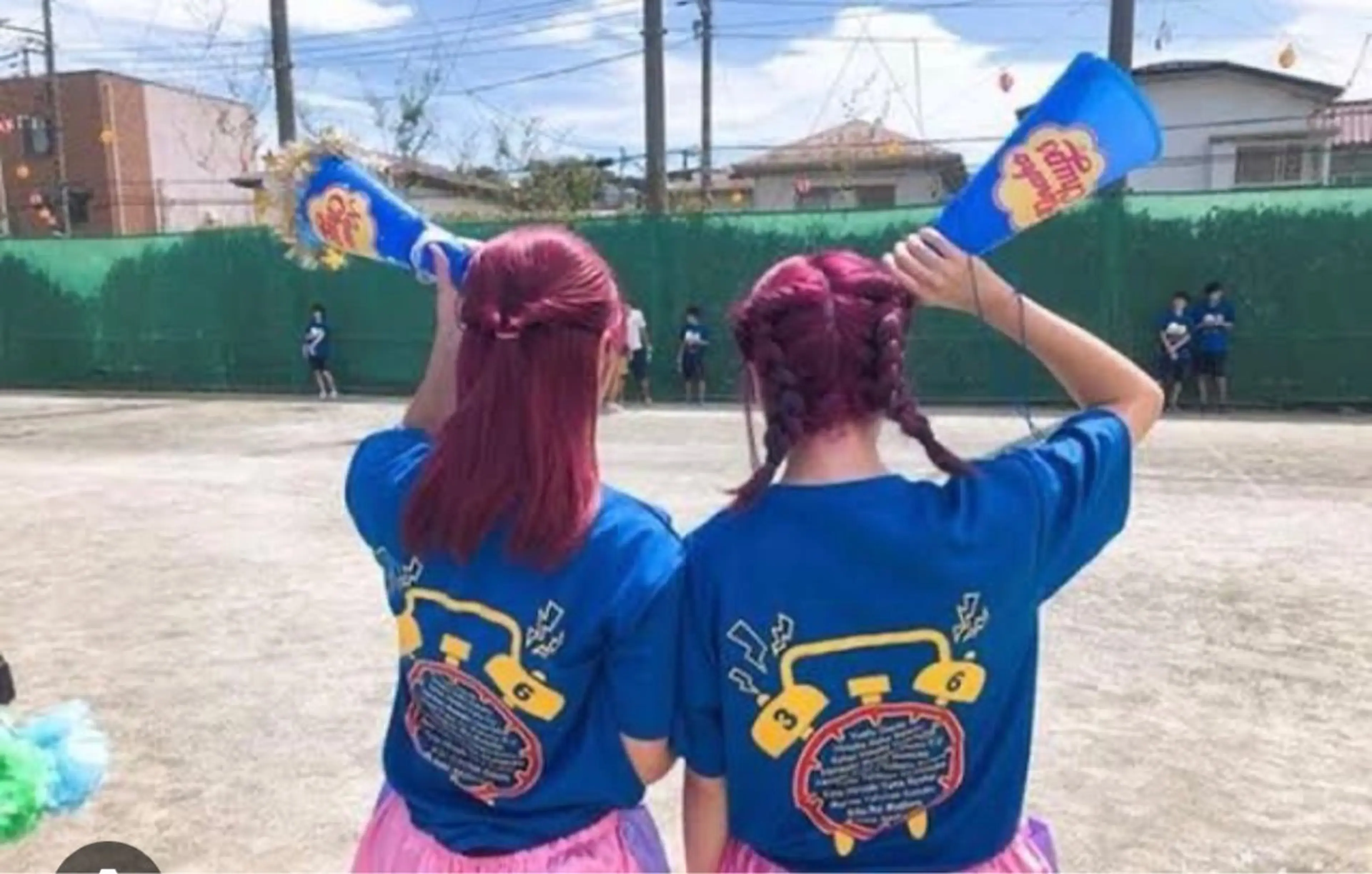 レイヤー 艶々カラーのヘアスタイル