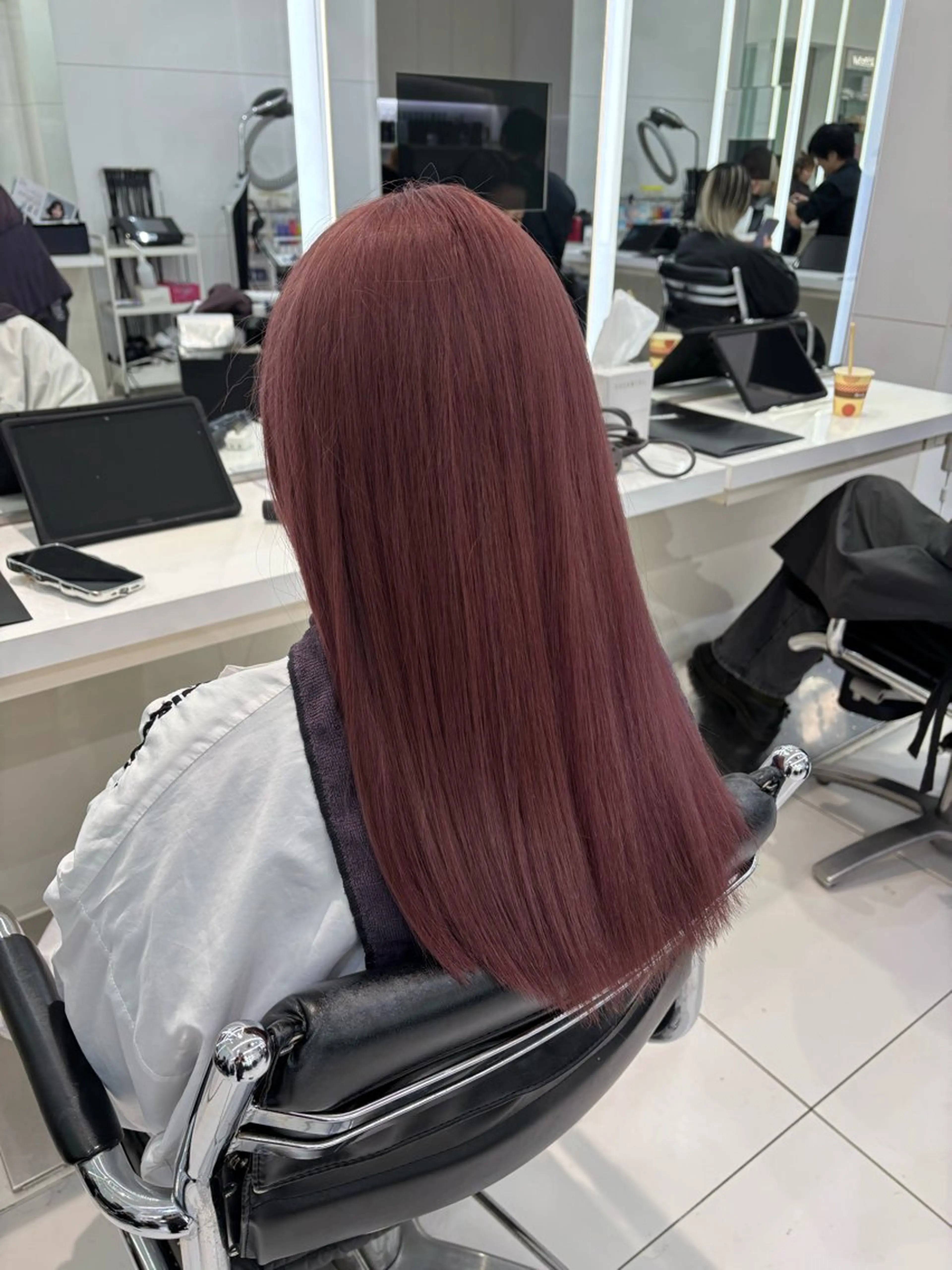 セミロング カラー ピンクカラー レッドカラー 石毛 大翔のヘアスタイル