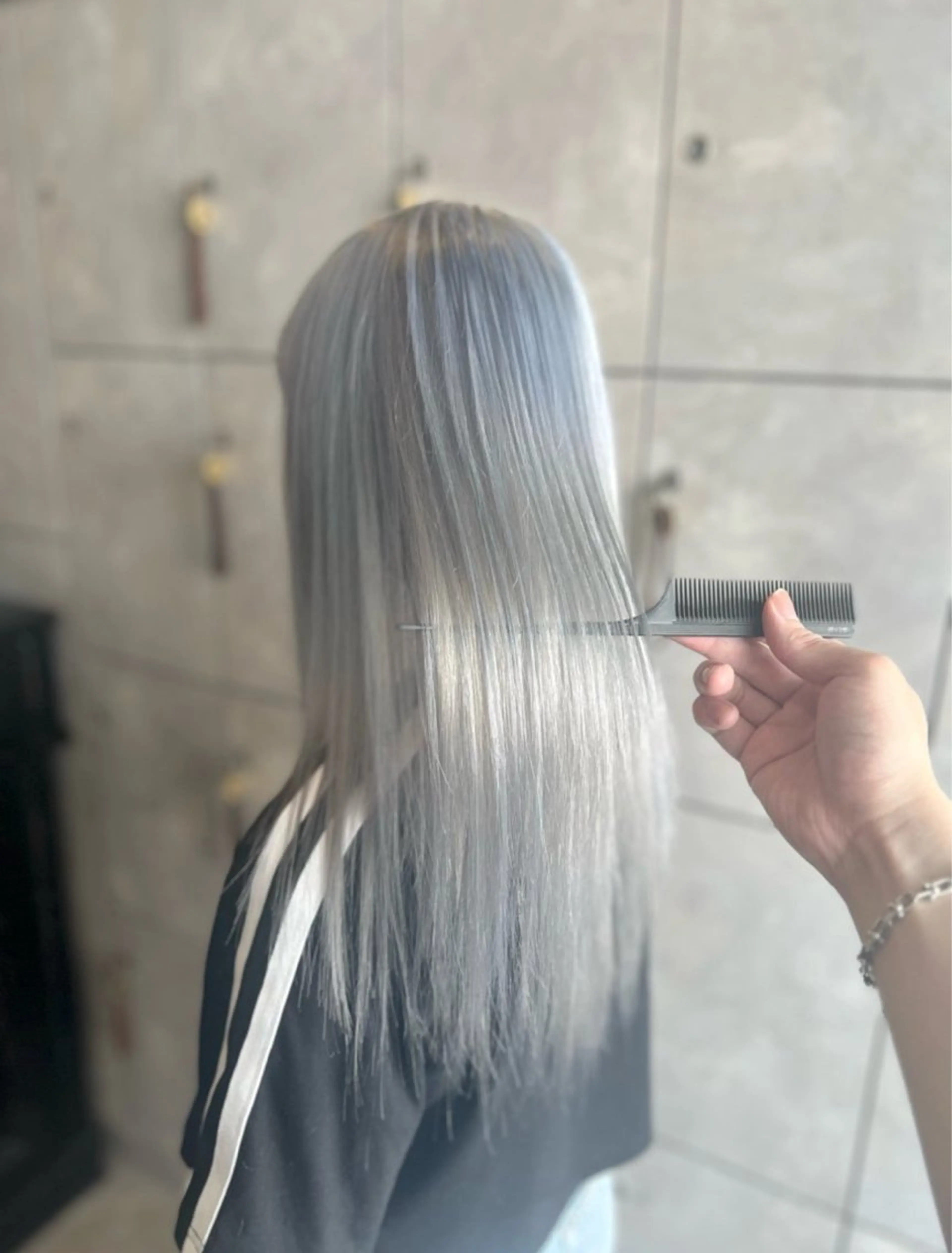 ロング カラー ヘアカラー トリートメント ヘアセット 🌈インナーカラー ‘ショウマ’🌈のヘアスタイル